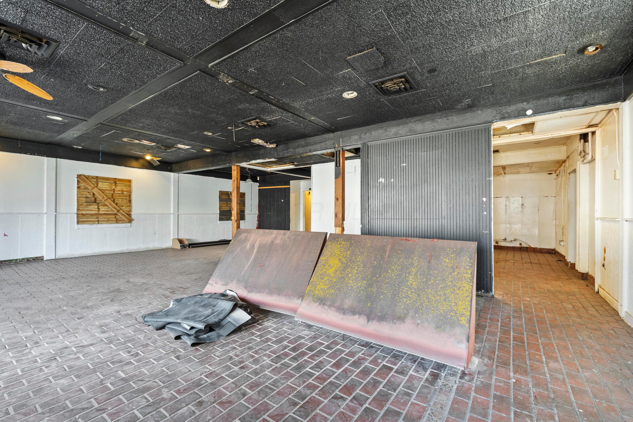 546 N Main Street Property Photo 11