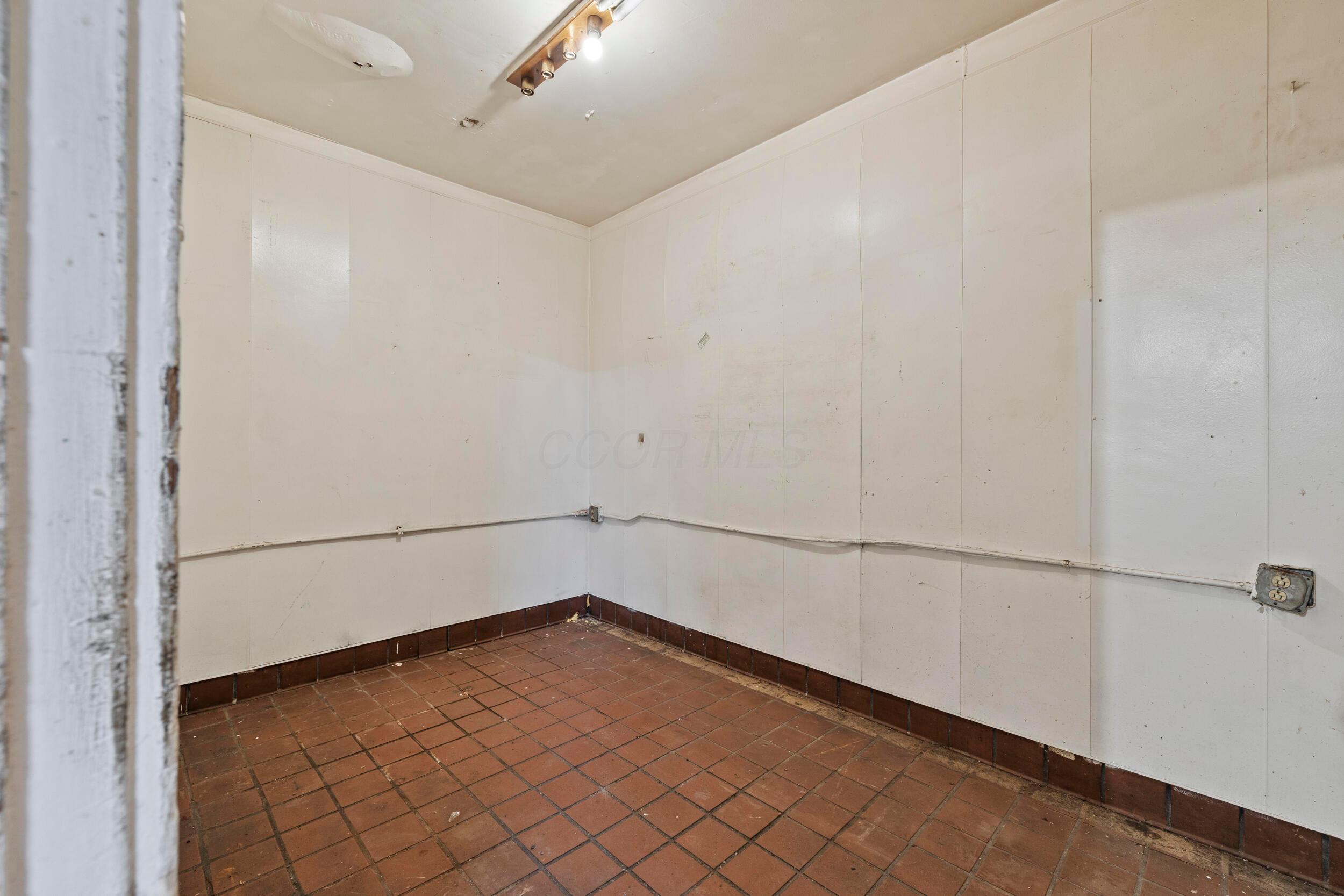 546 N Main Street Property Photo 15