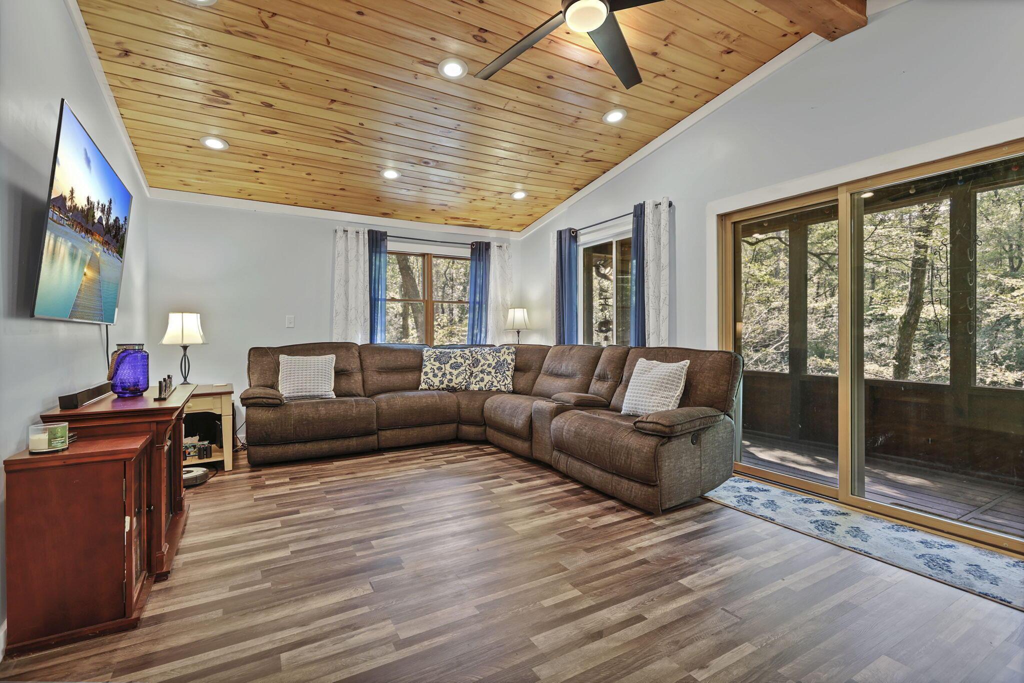 298 Tillamook Lane Property Photo 6