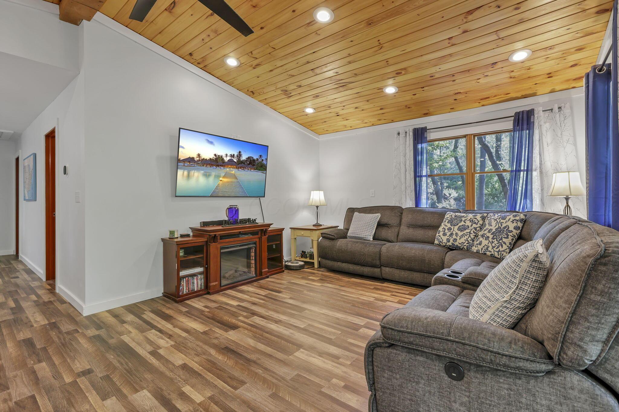 298 Tillamook Lane Property Photo 8