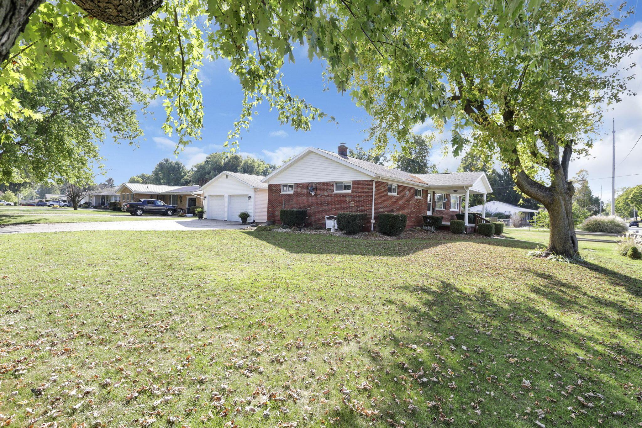 508 E Lake Avenue Property Photo 4