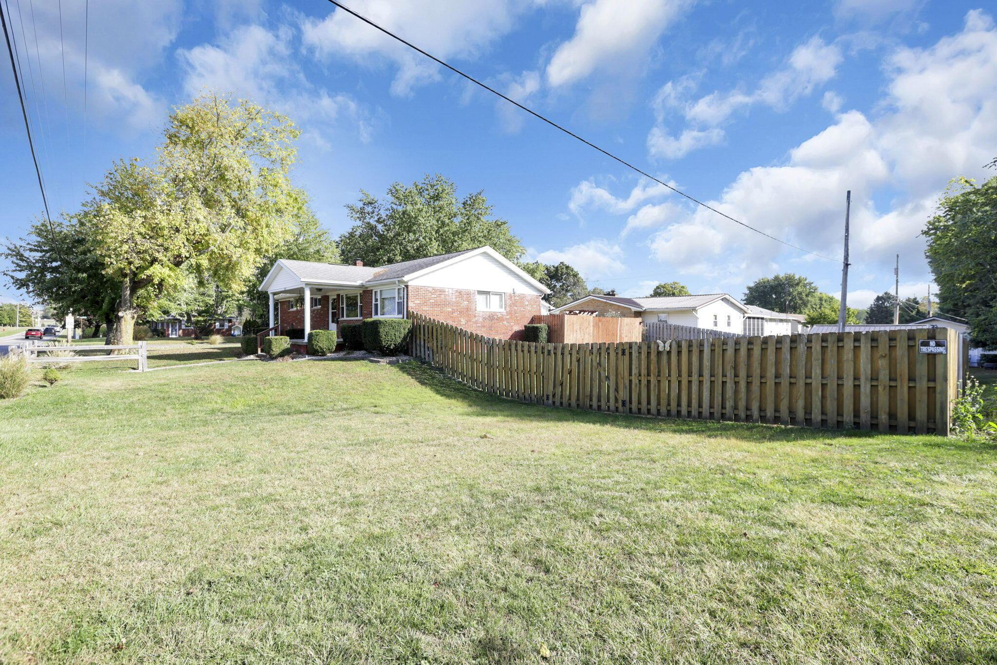 508 E Lake Avenue Property Photo 6