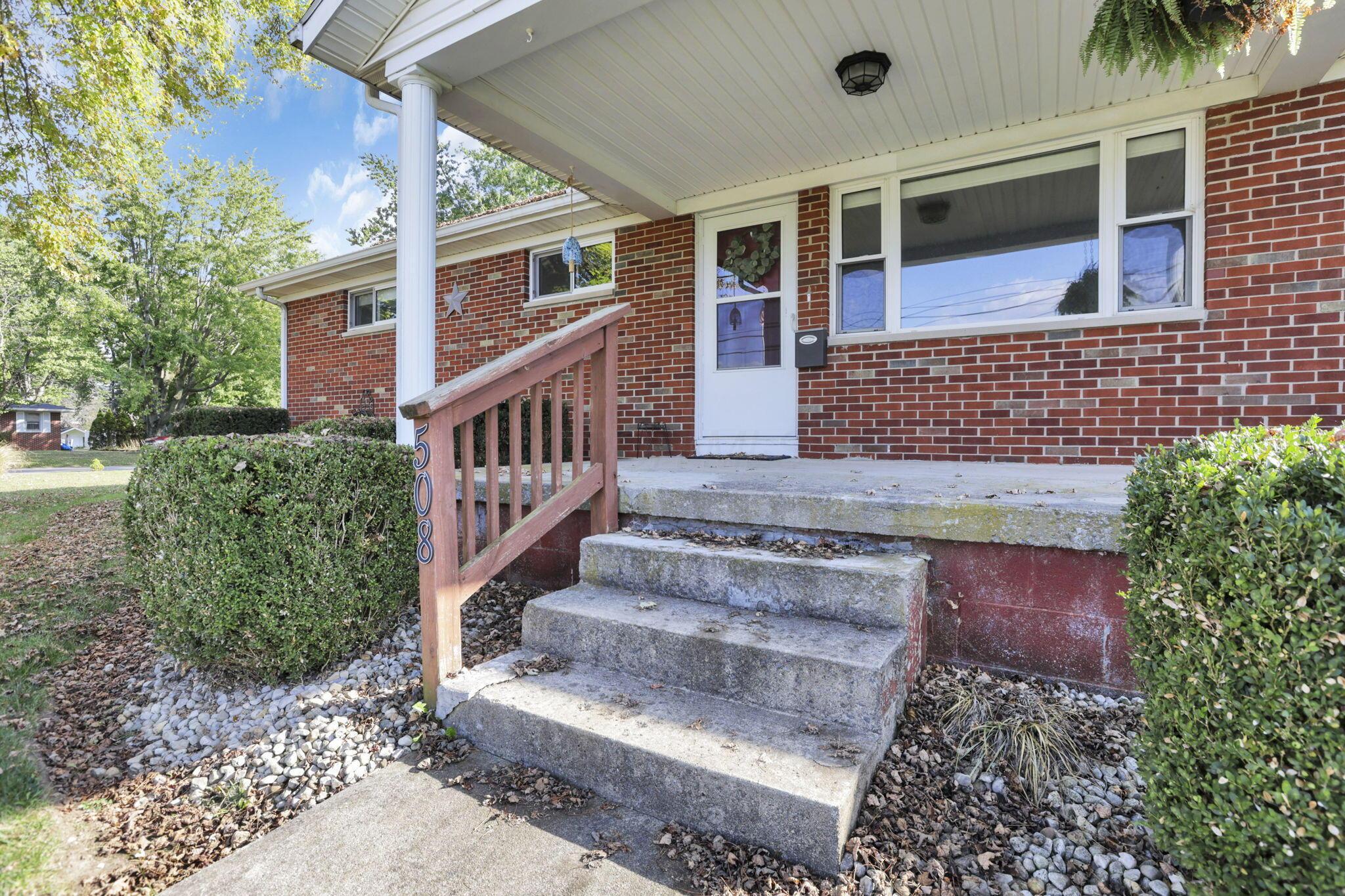 508 E Lake Avenue Property Photo 7