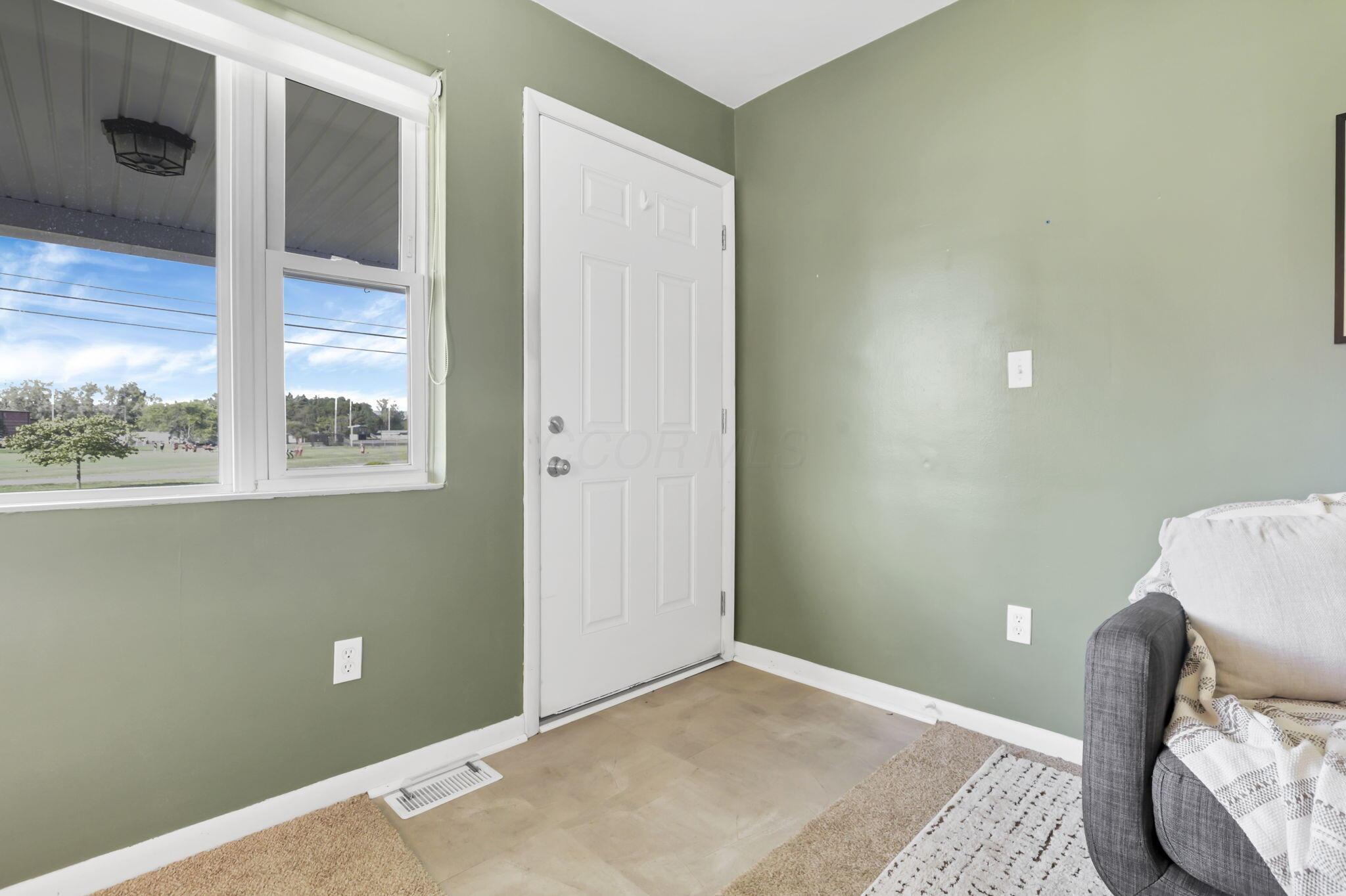 508 E Lake Avenue Property Photo 8