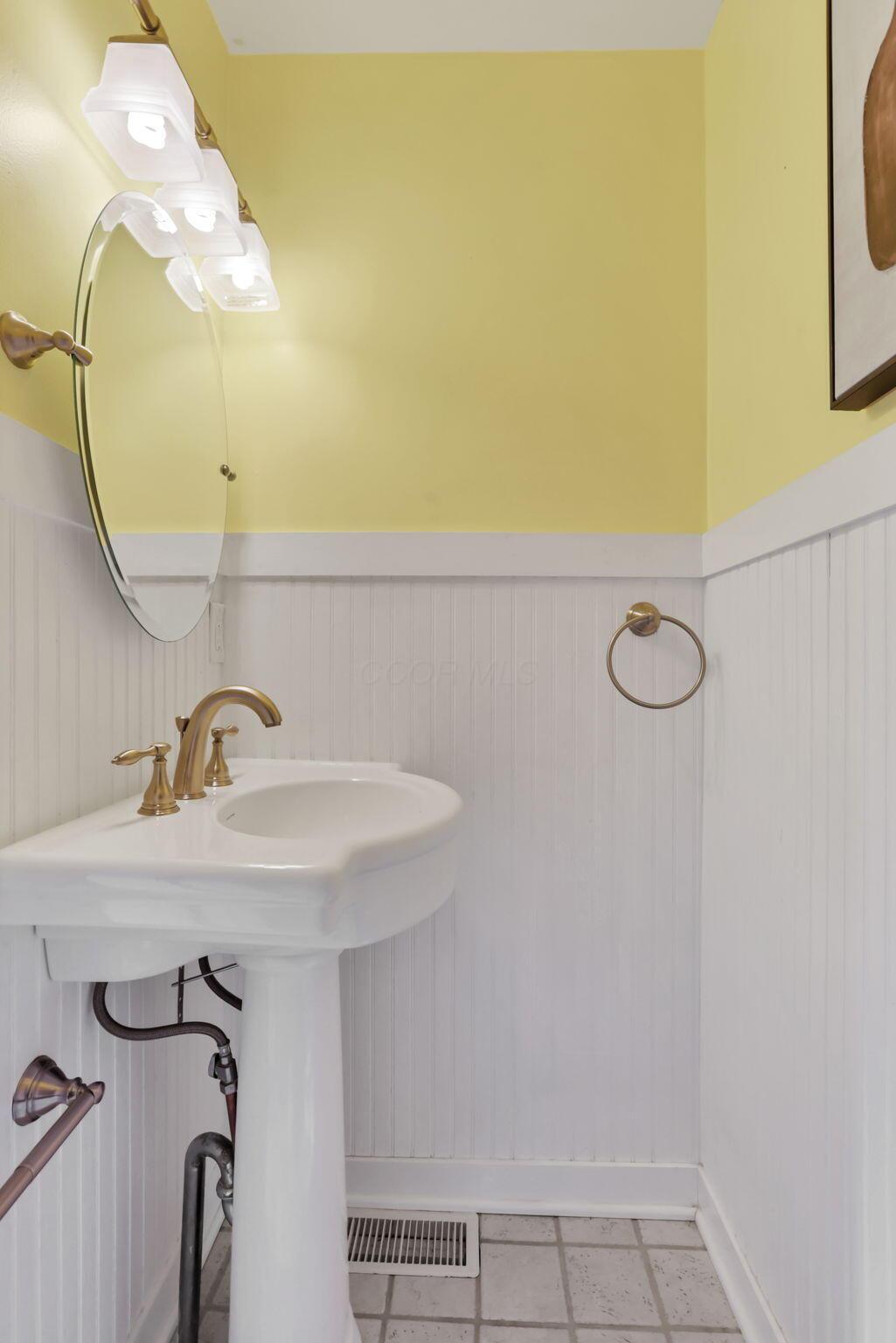 508 E Lake Avenue Property Photo 24