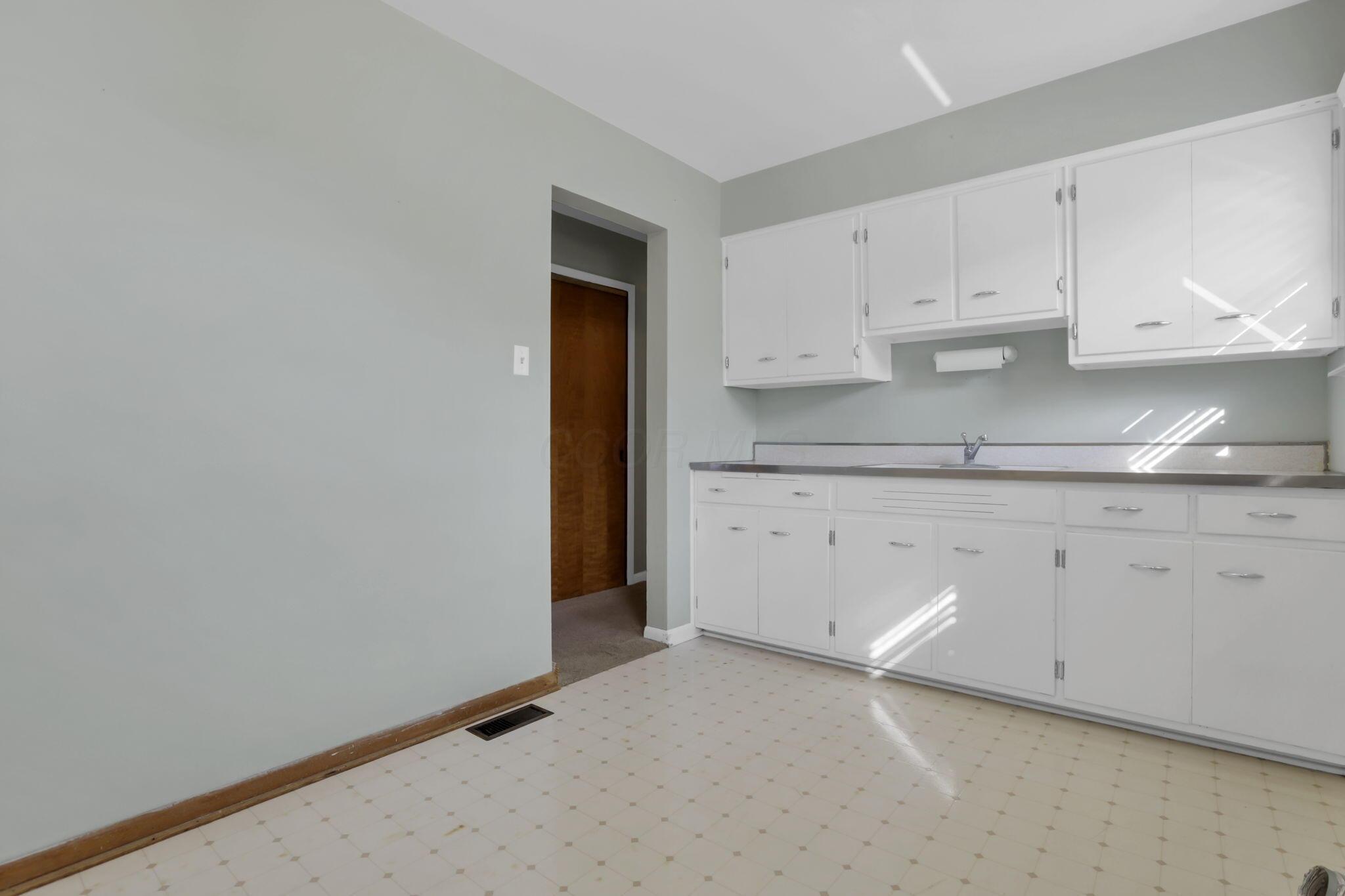 508 E Lake Avenue Property Photo 26