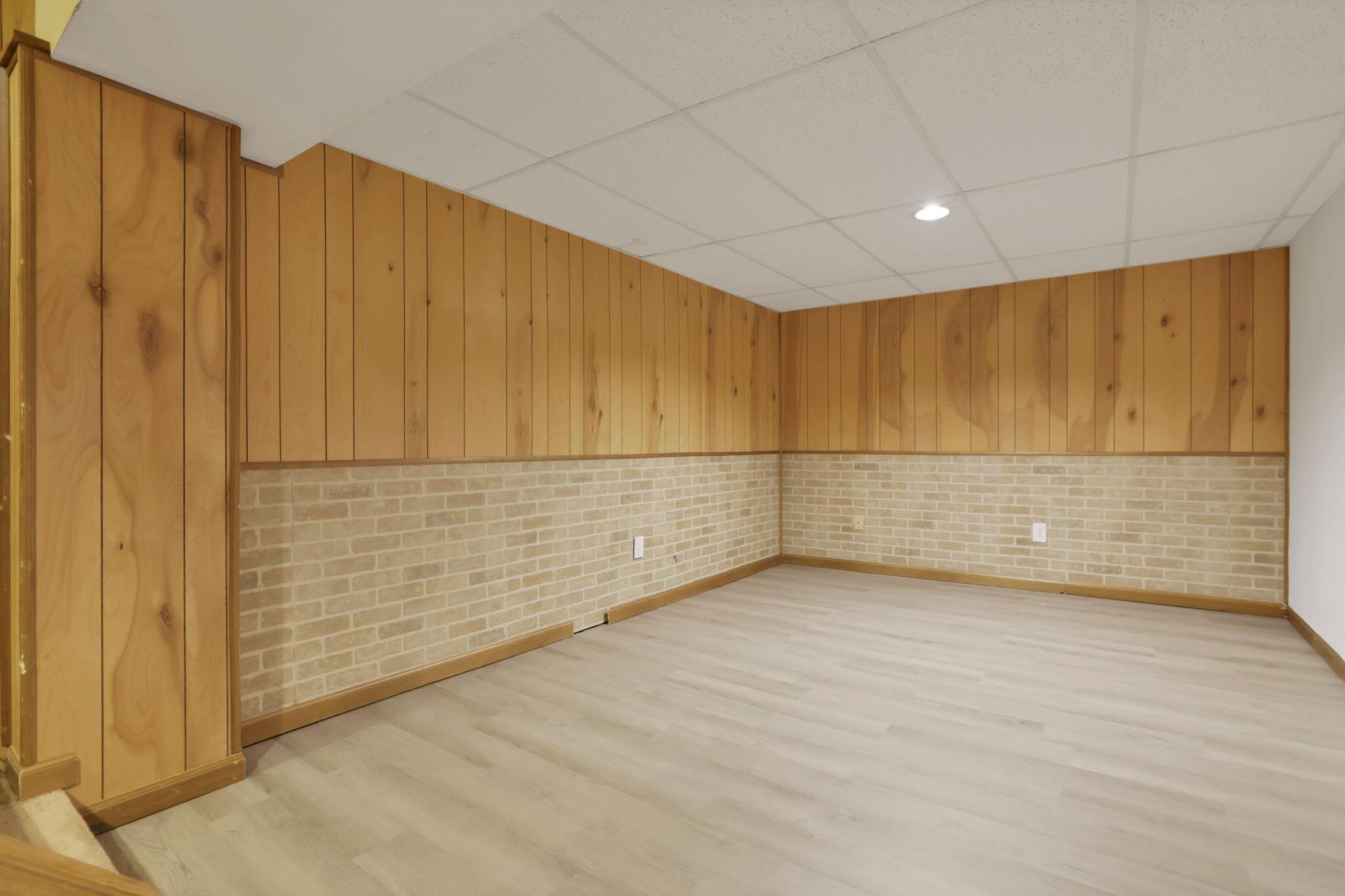 508 E Lake Avenue Property Photo 36