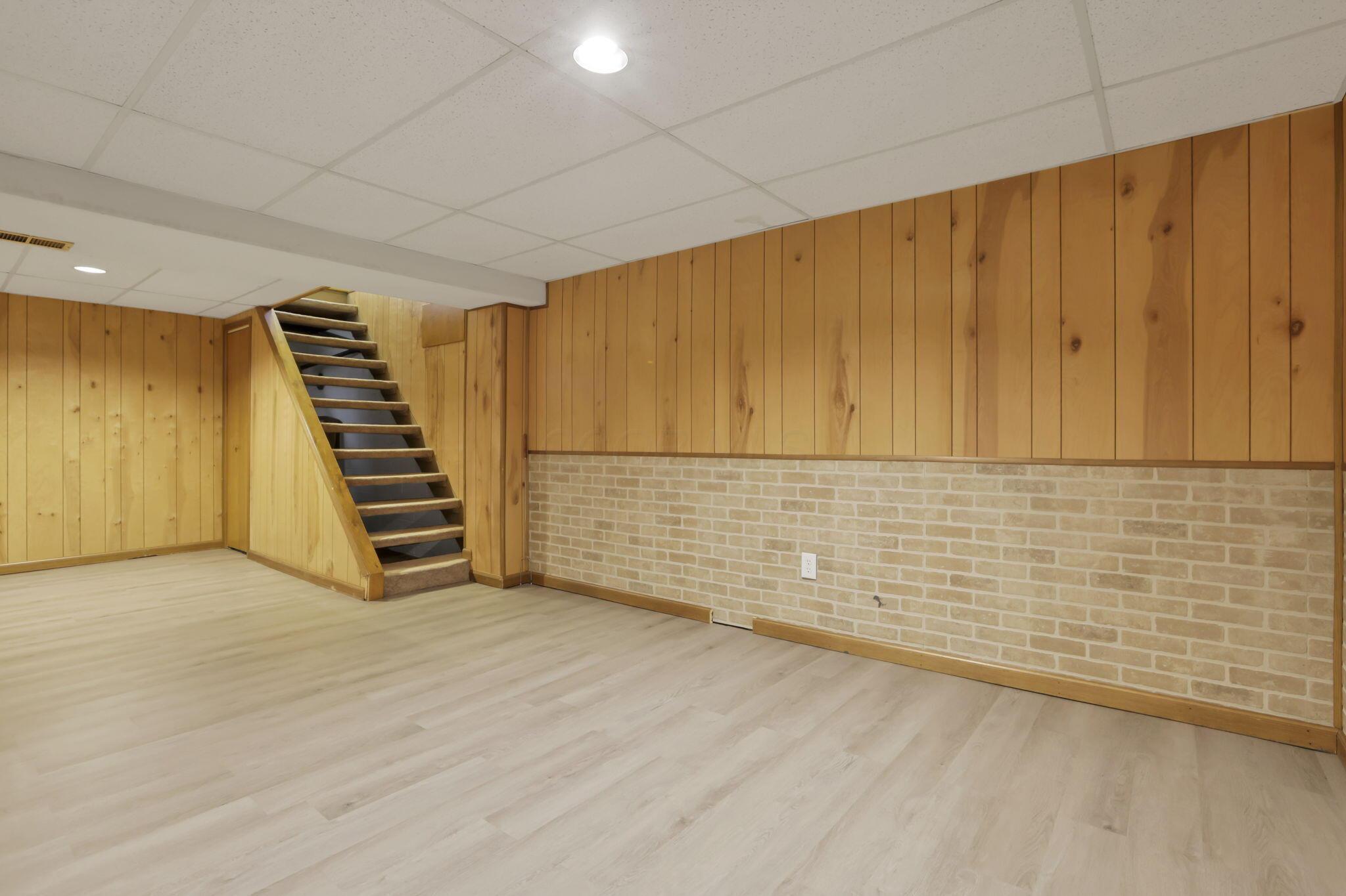 508 E Lake Avenue Property Photo 37