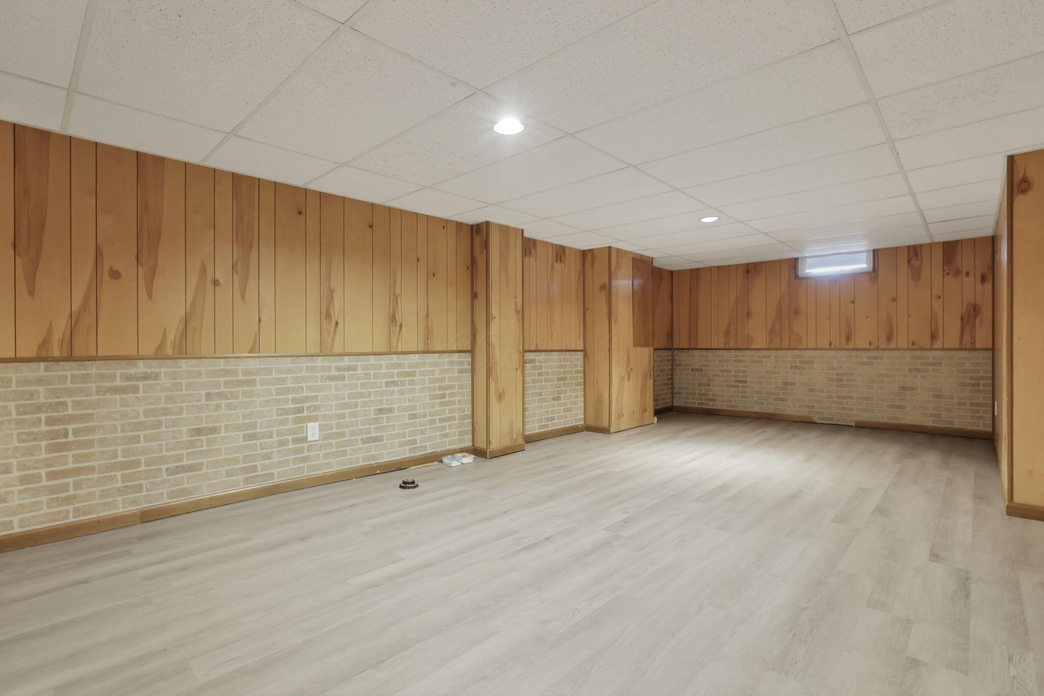 508 E Lake Avenue Property Photo 38