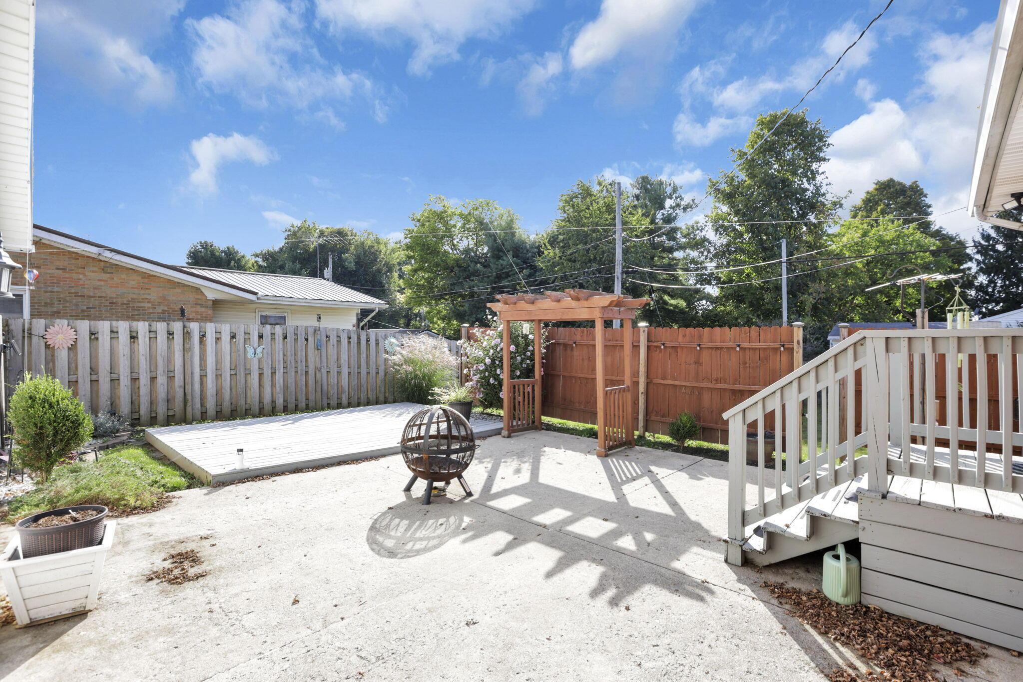 508 E Lake Avenue Property Photo 44