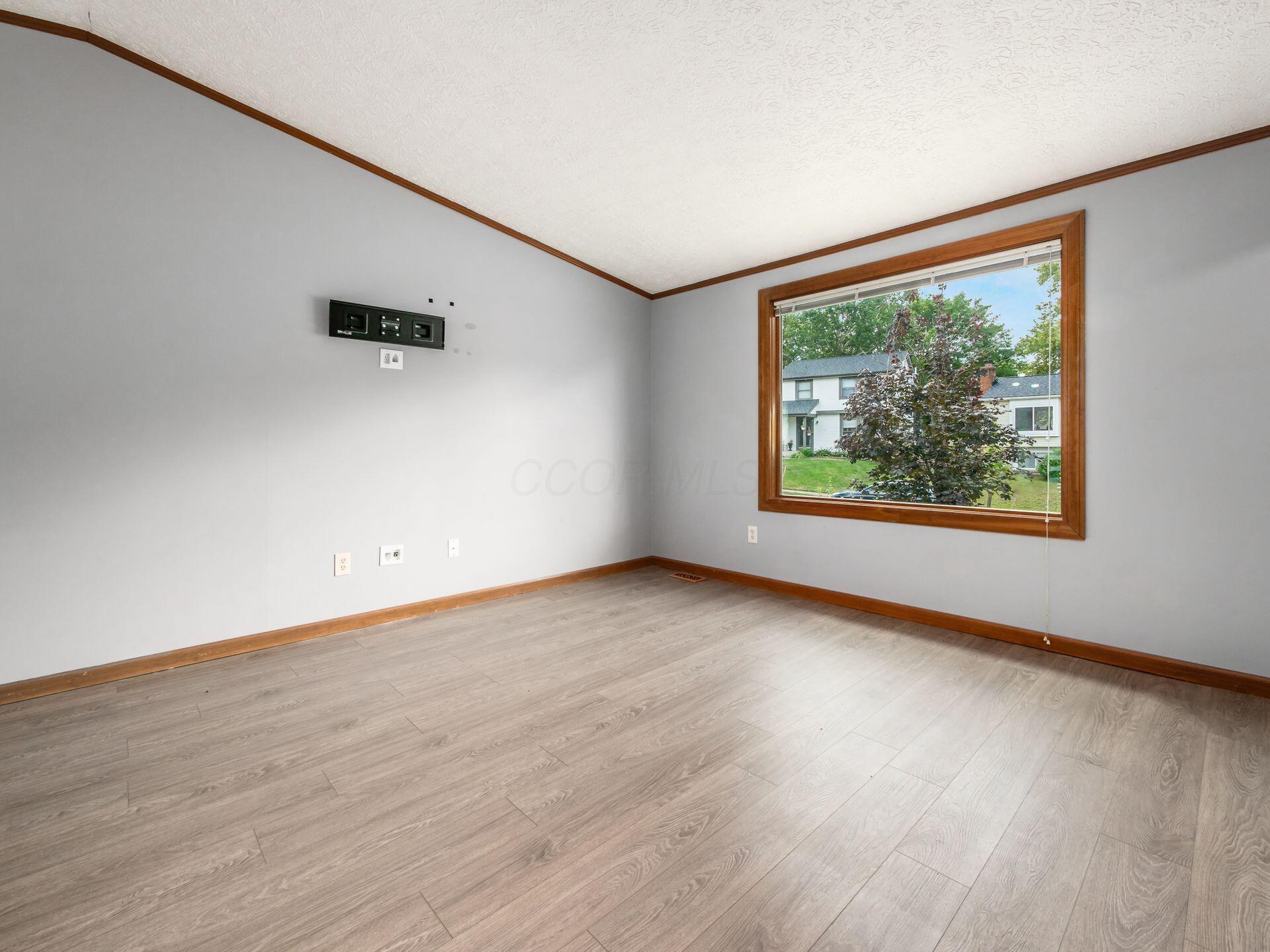 3230 Brampton Street Property Photo 8