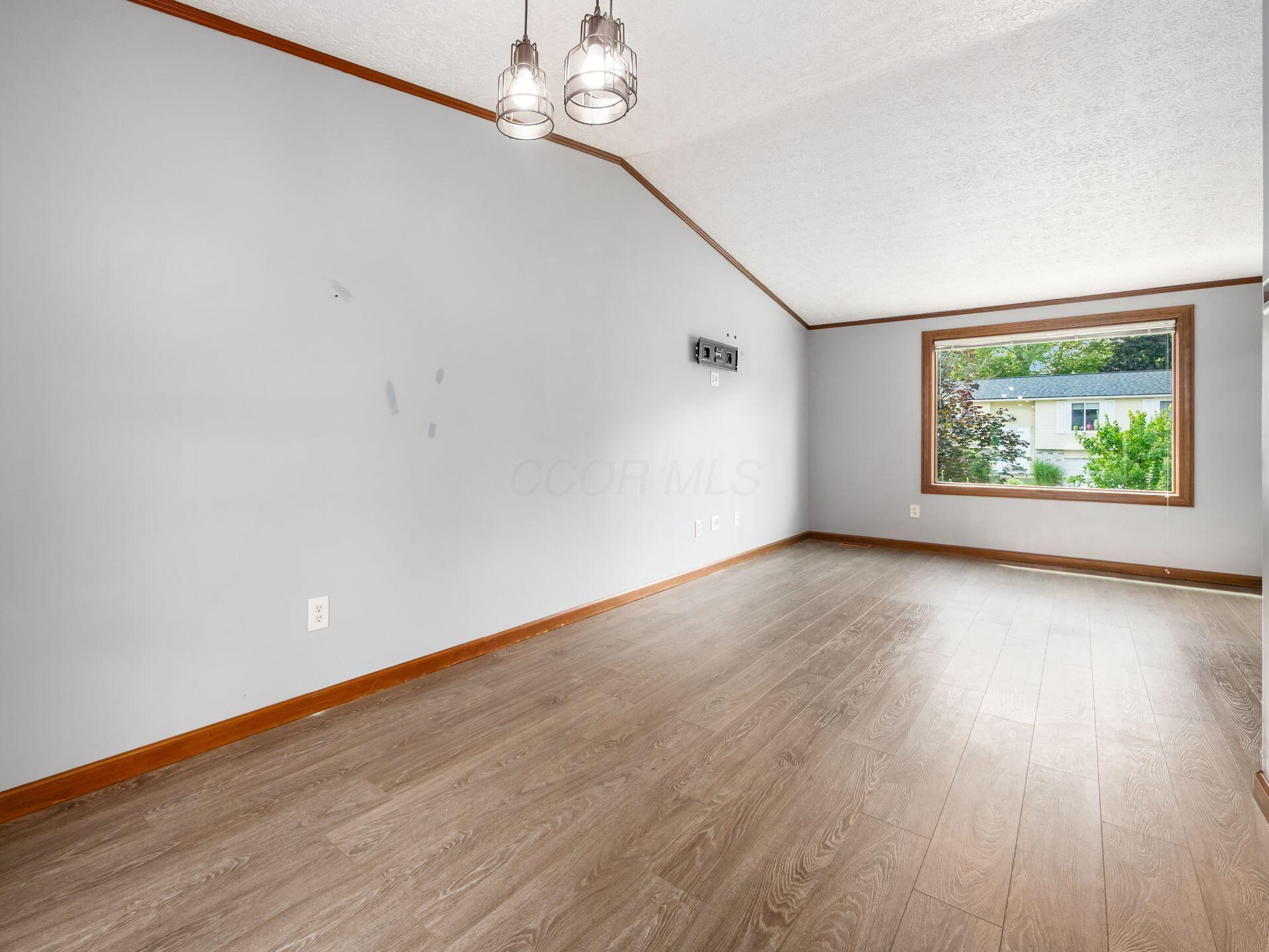 3230 Brampton Street Property Photo 9