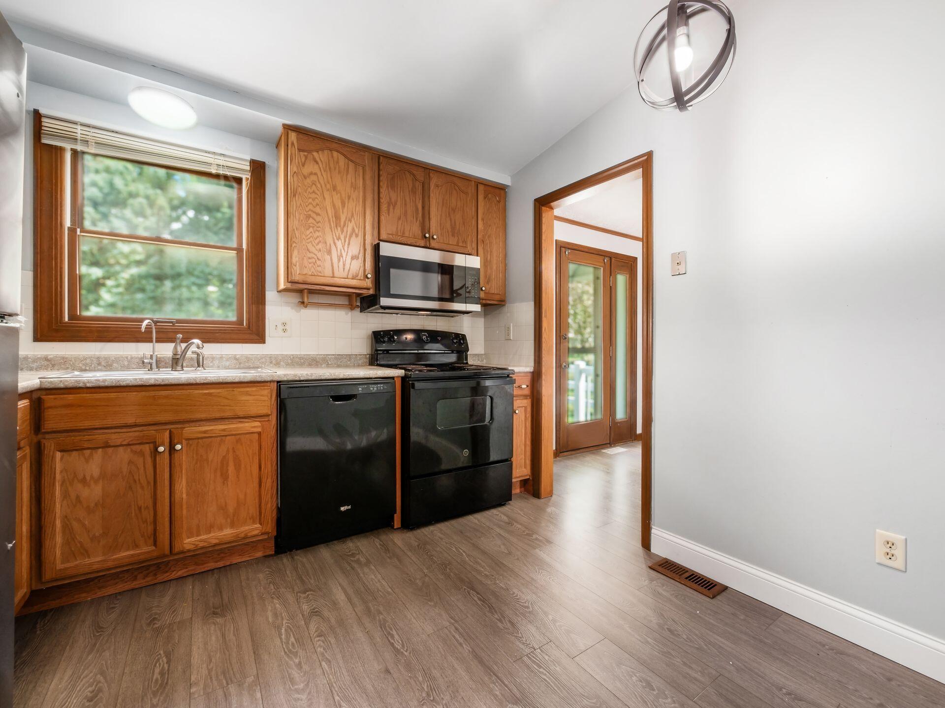 3230 Brampton Street Property Photo 13