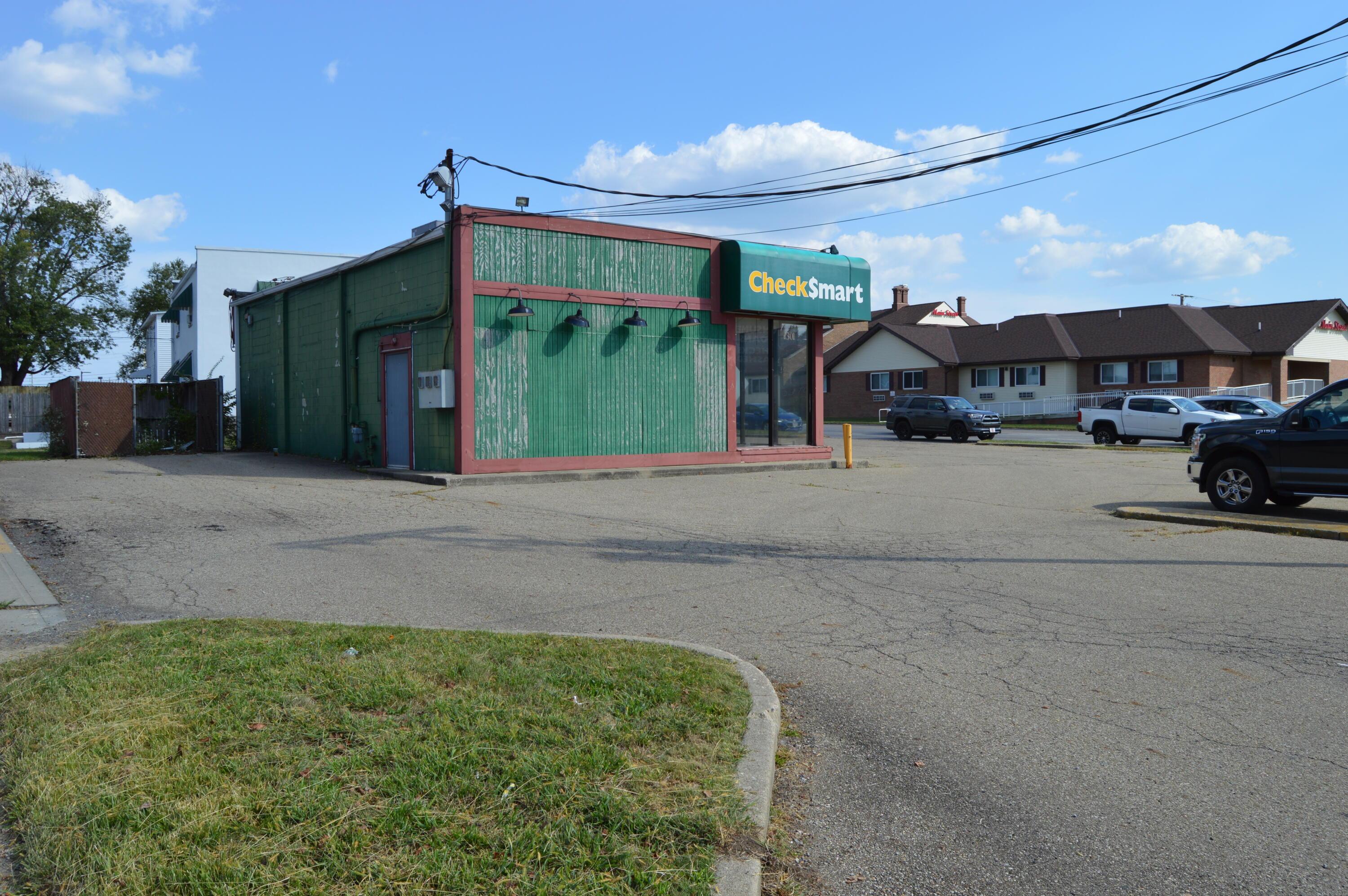 1301 E Main Street Property Photo 4