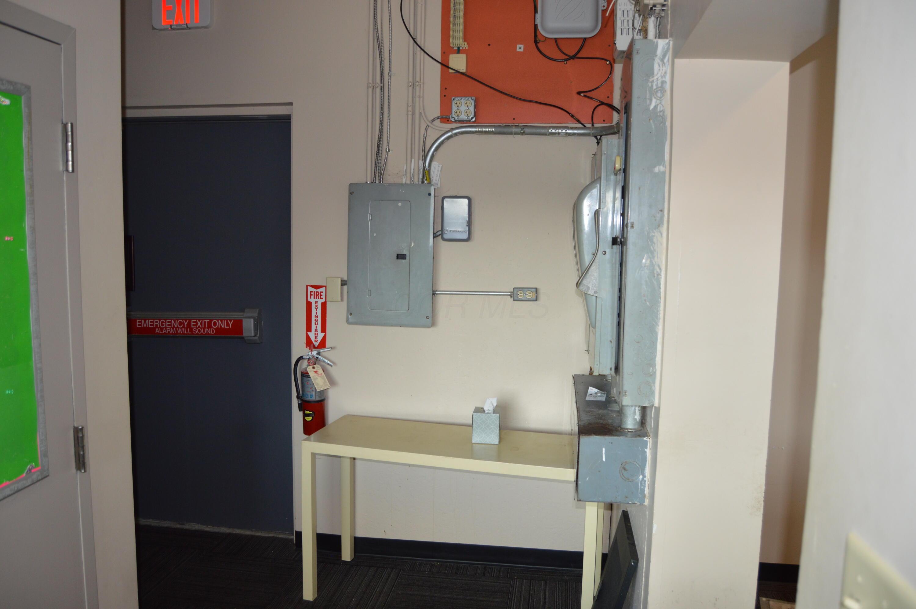 1301 E Main Street Property Photo 14