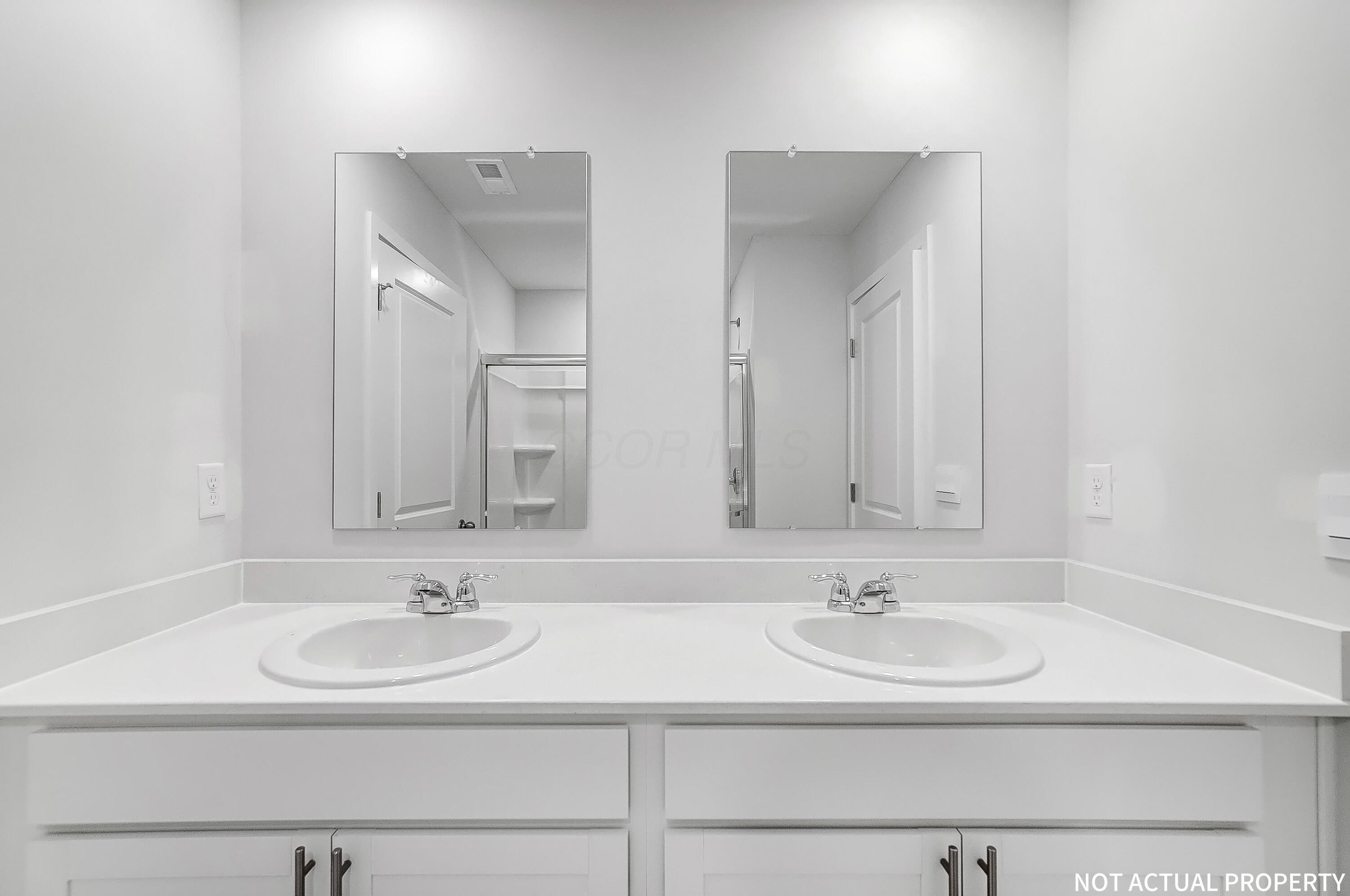 2889 Piatt Crest Drive Property Photo 14