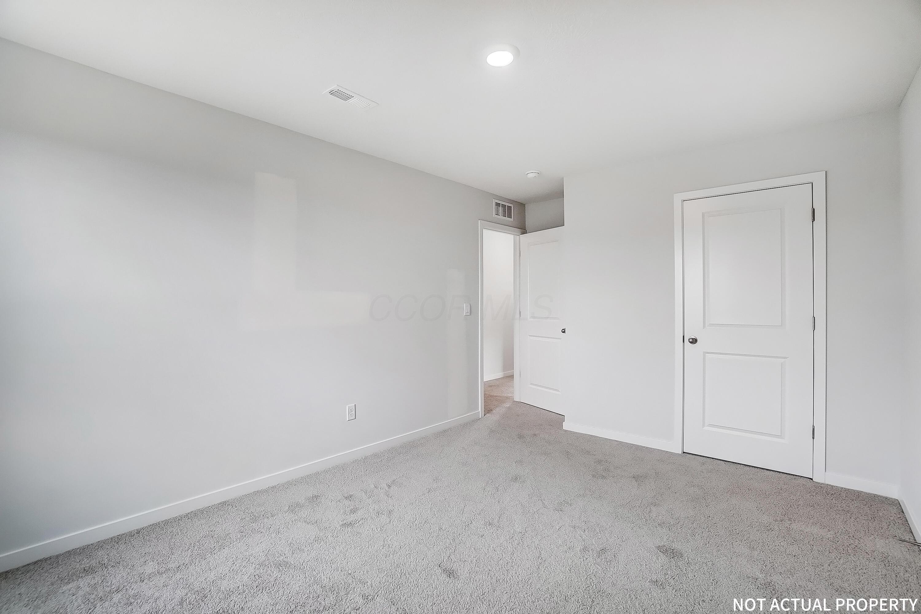 2889 Piatt Crest Drive Property Photo 18