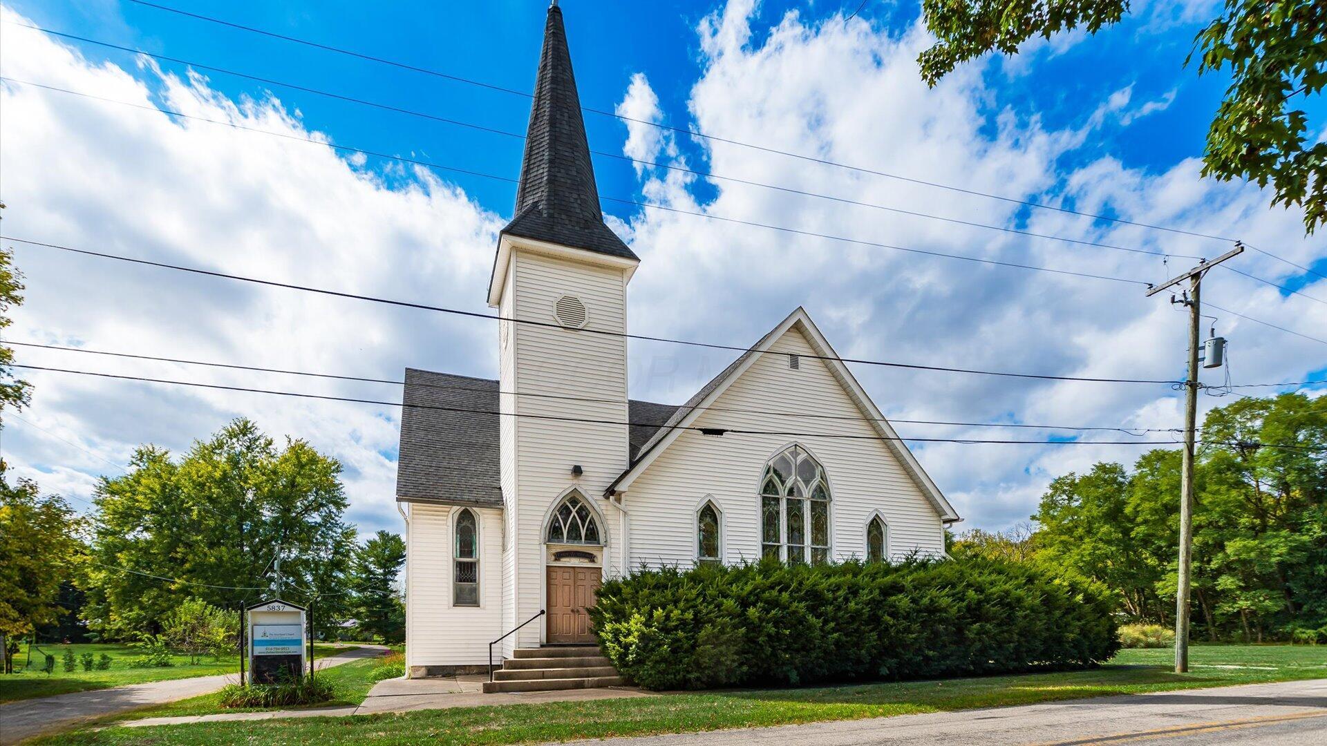 5831 Canal Road Ne Property Photo 2