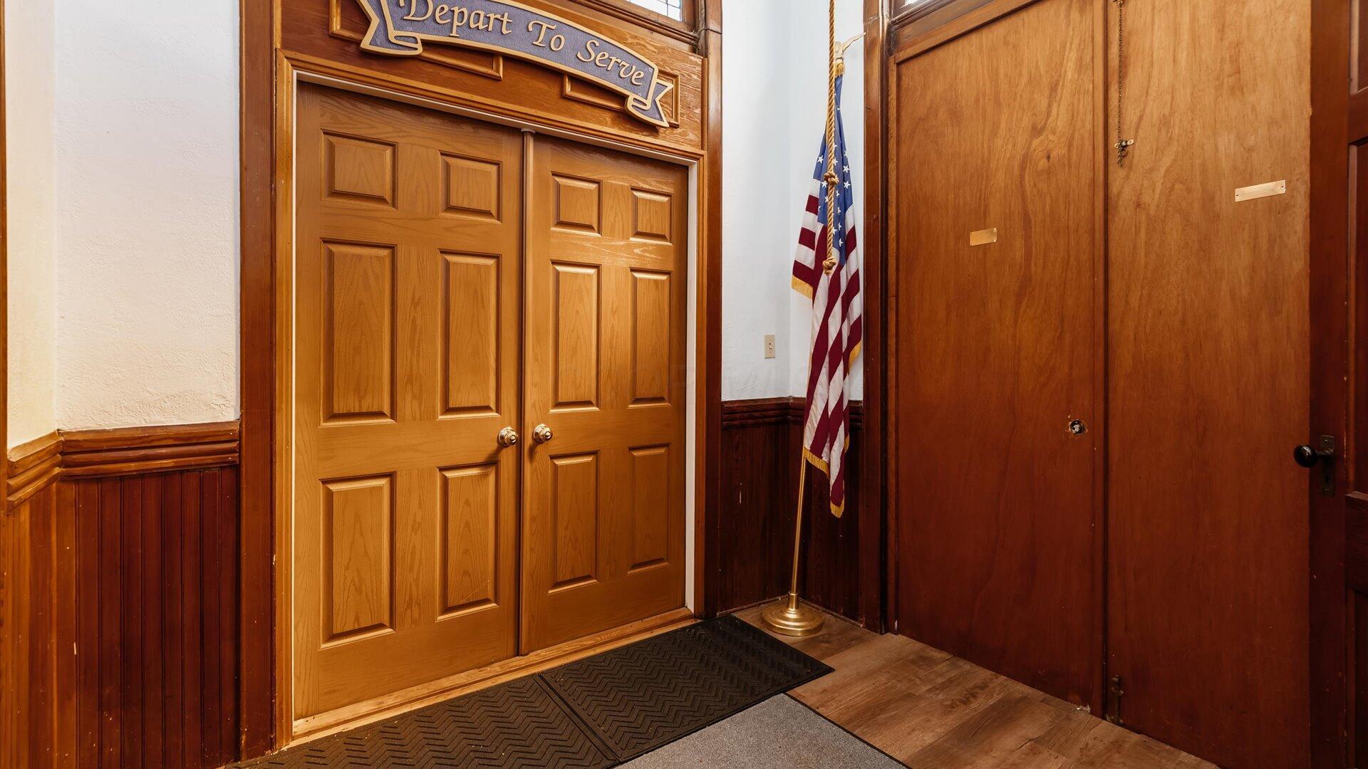 5831 Canal Road Ne Property Photo 4