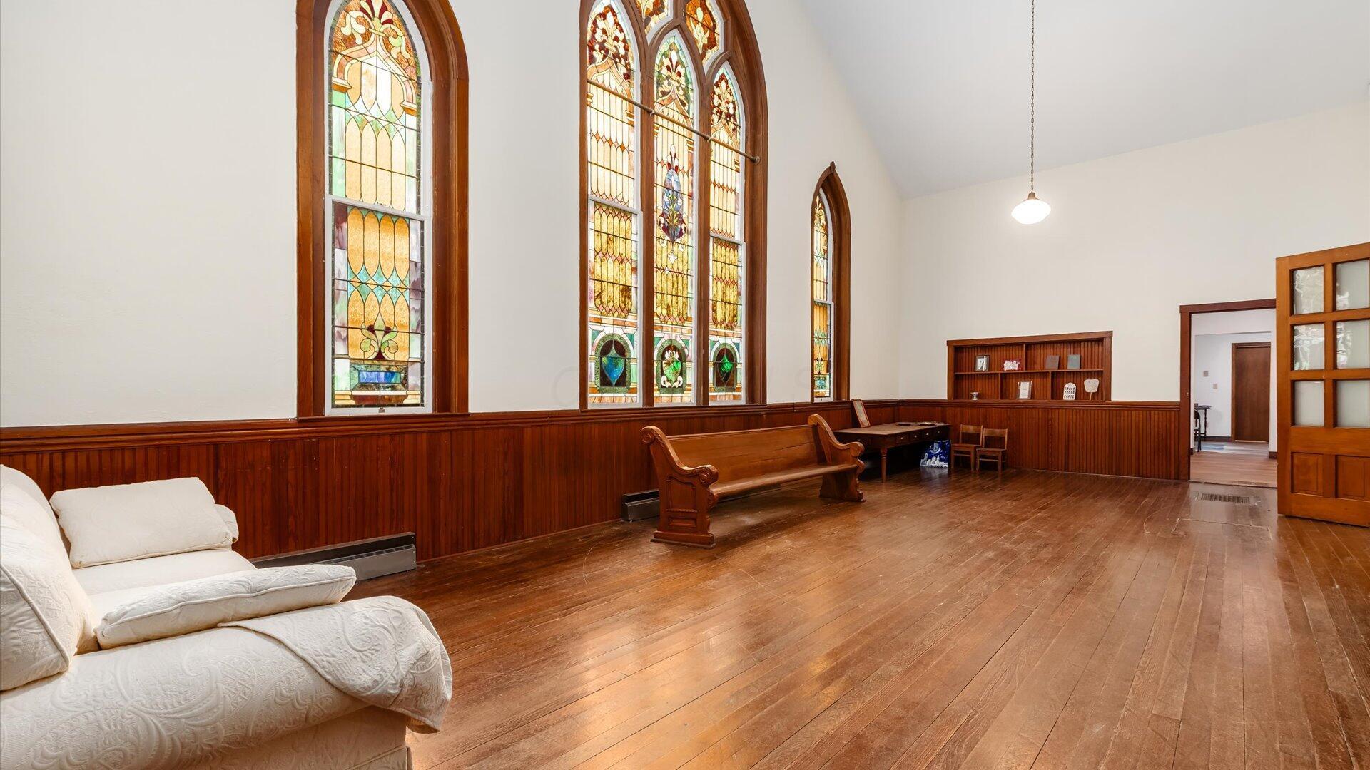 5831 Canal Road Ne Property Photo 6