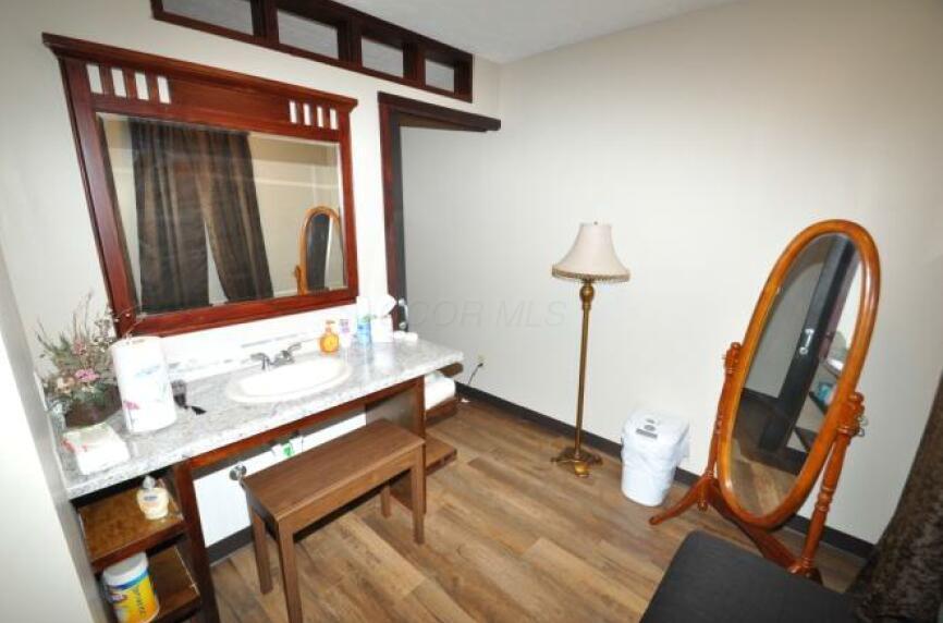 5831 Canal Road Ne Property Photo 28