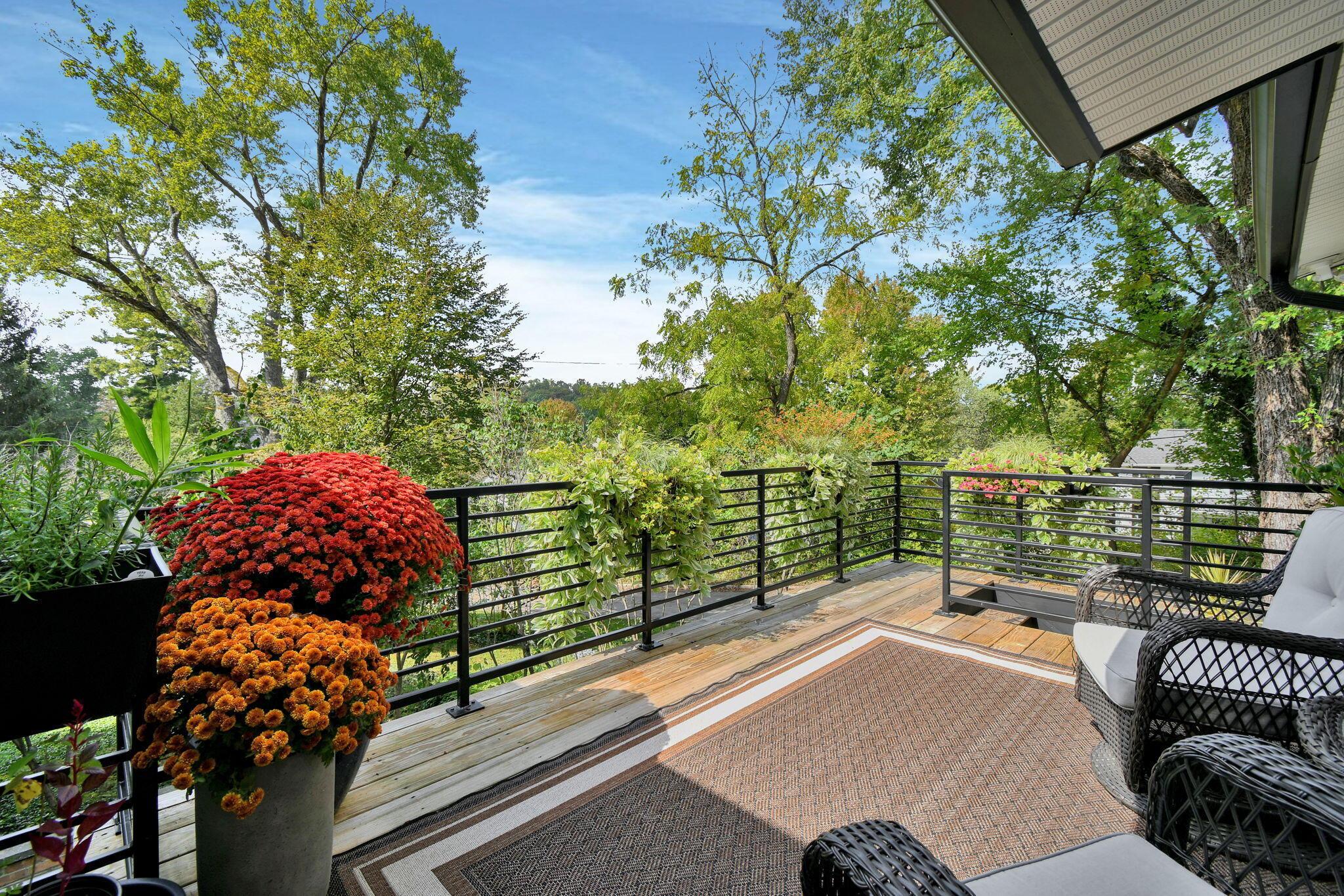 105 Mount Parnassus Drive E Property Photo 2