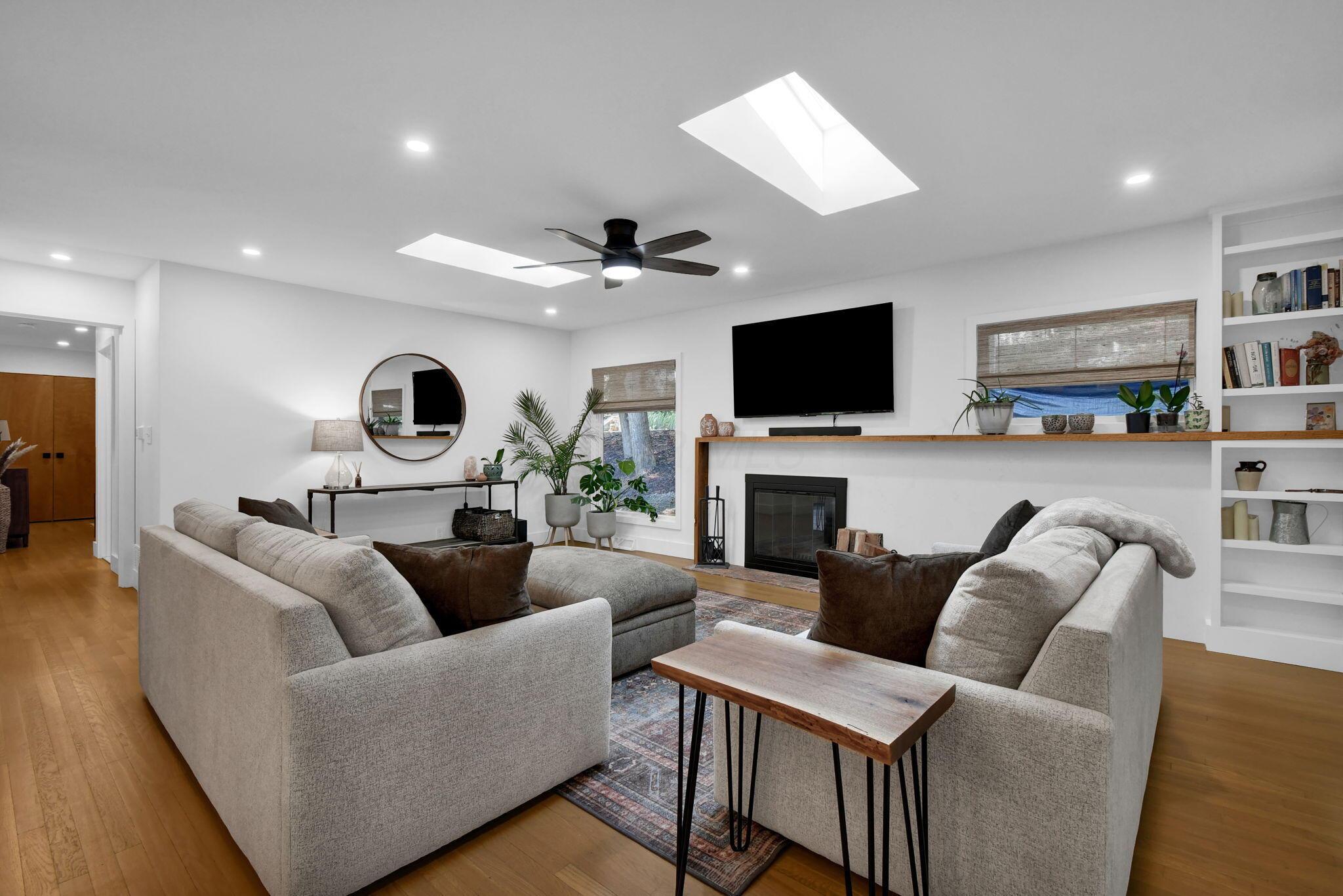 105 Mount Parnassus Drive E Property Photo 17