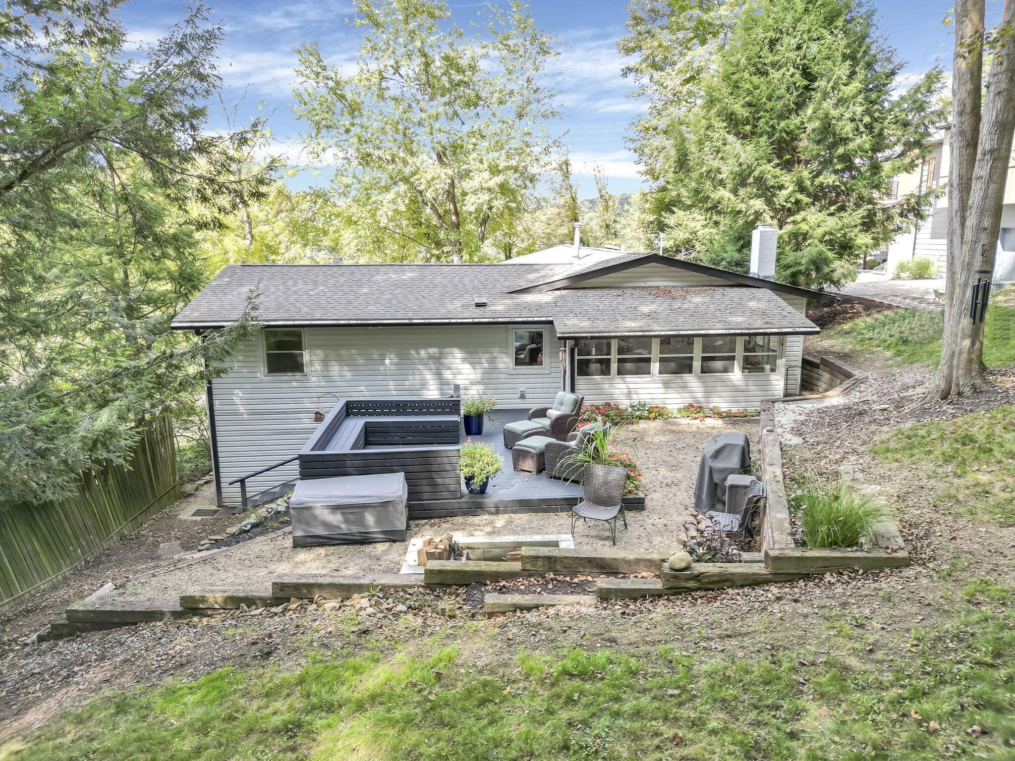 105 Mount Parnassus Drive E Property Photo 31