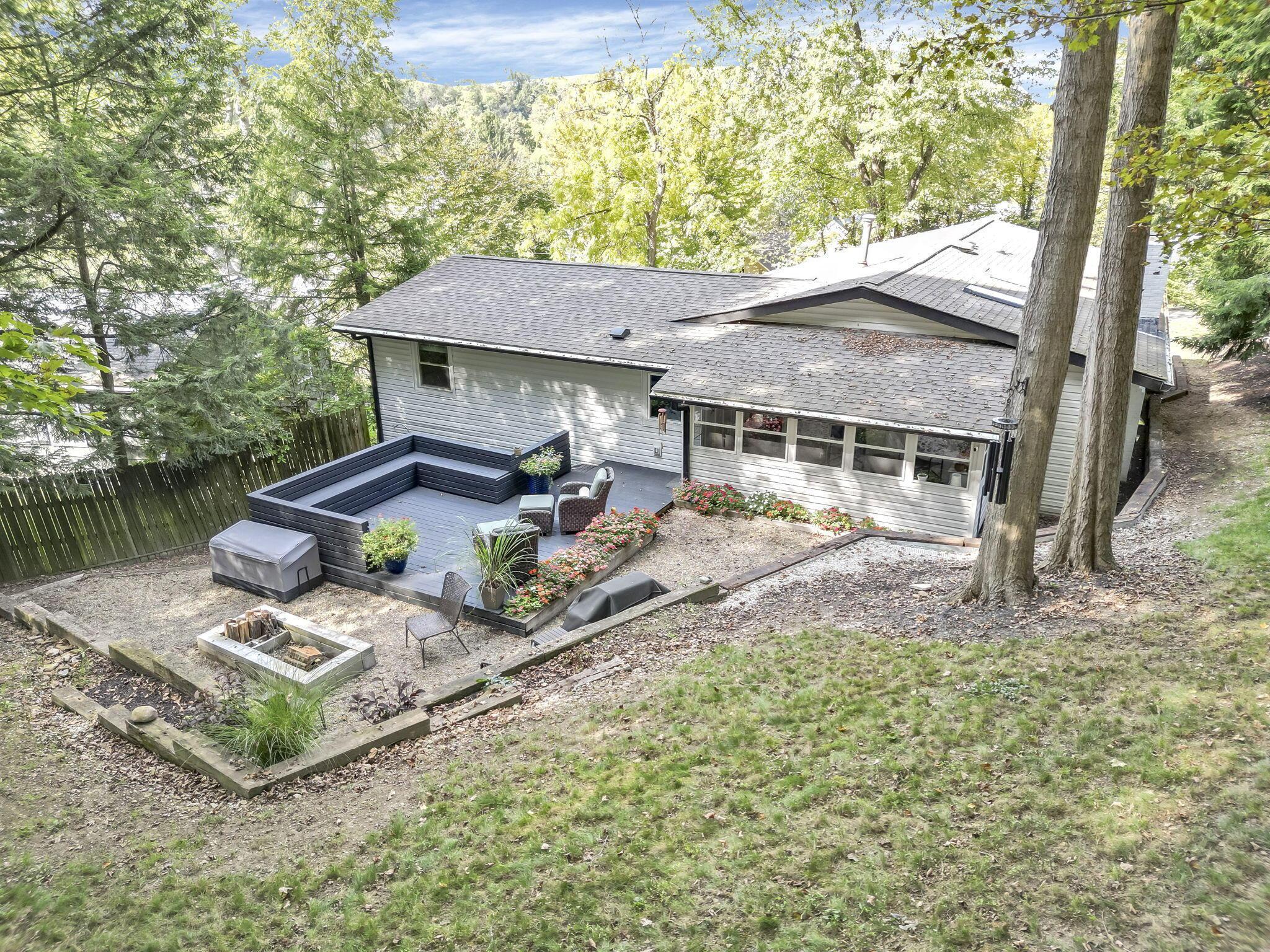 105 Mount Parnassus Drive E Property Photo 32