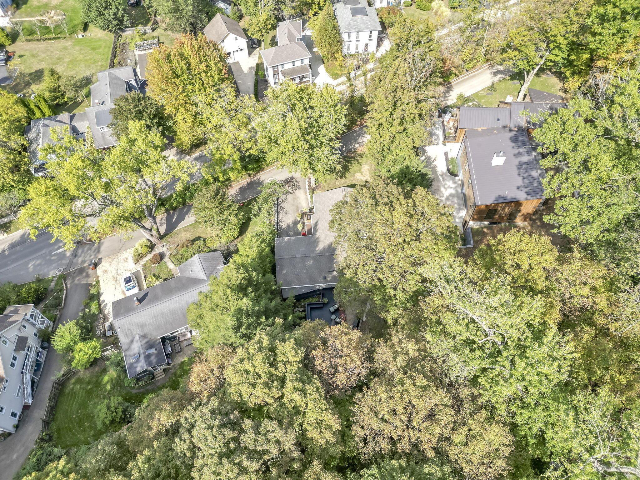 105 Mount Parnassus Drive E Property Photo 39