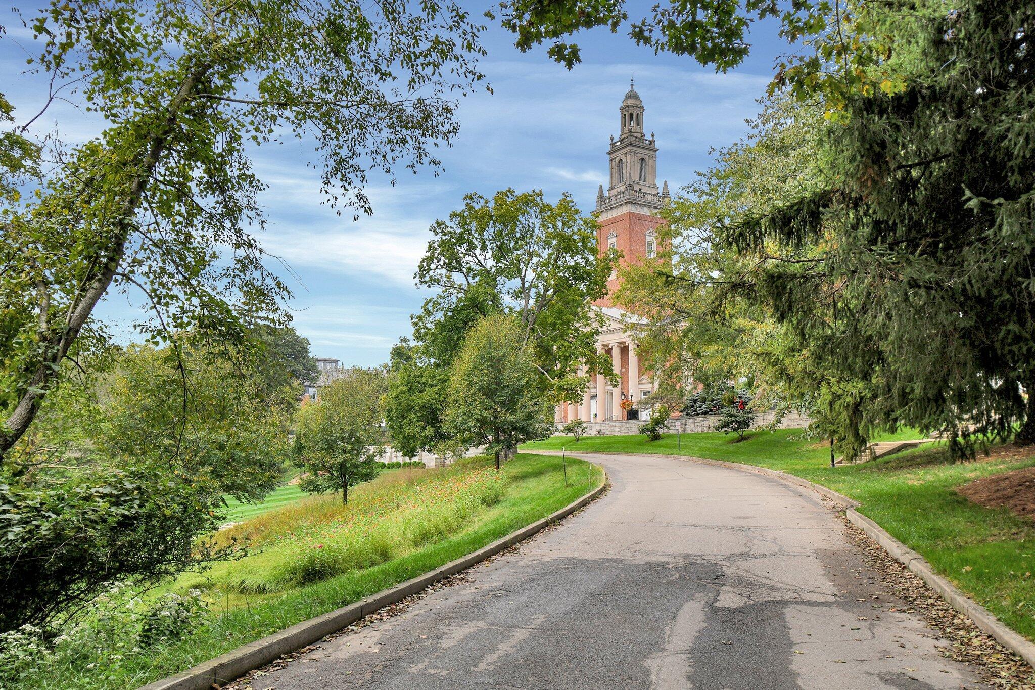 105 Mount Parnassus Drive E Property Photo 43