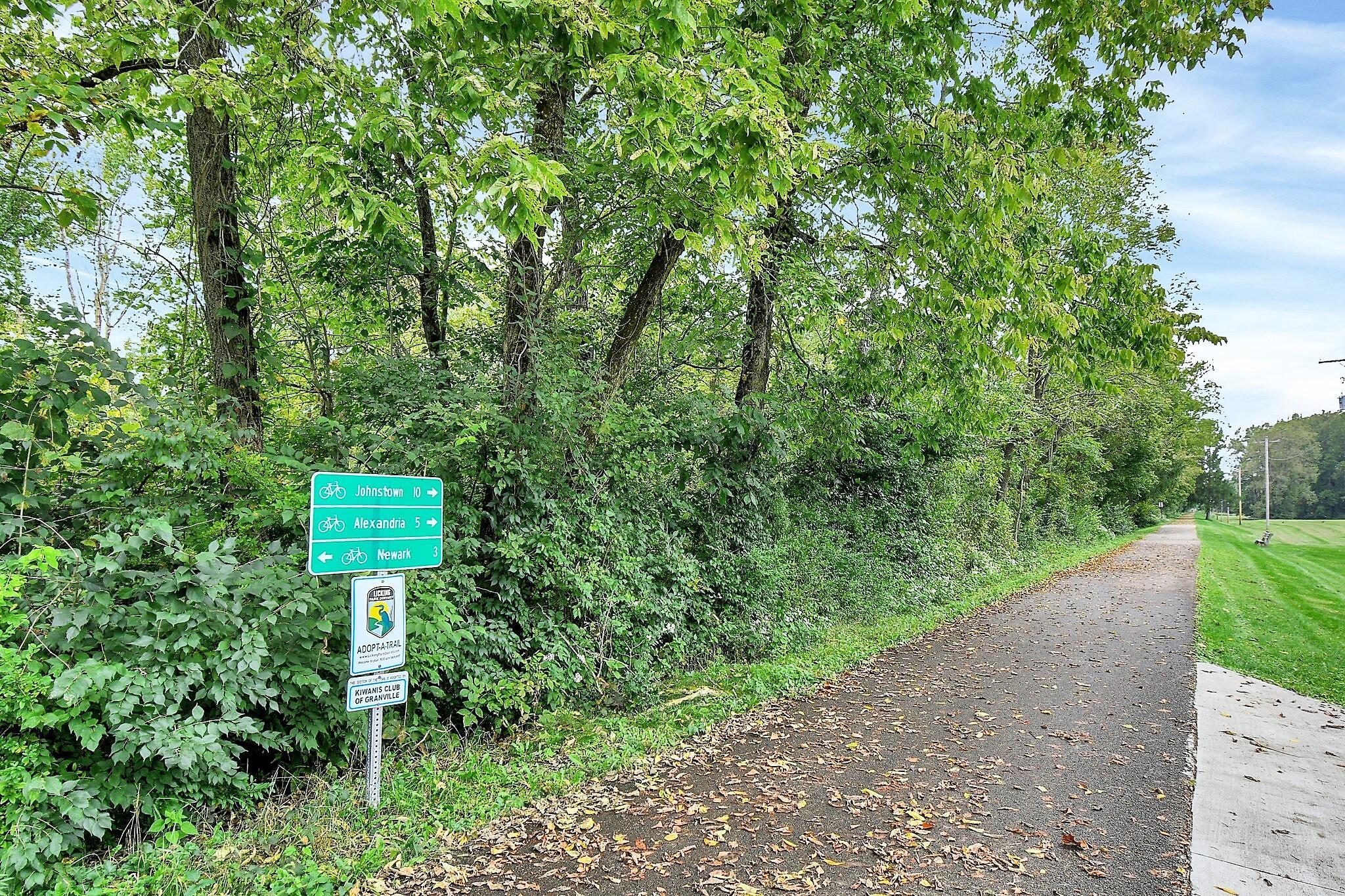 105 Mount Parnassus Drive E Property Photo 44