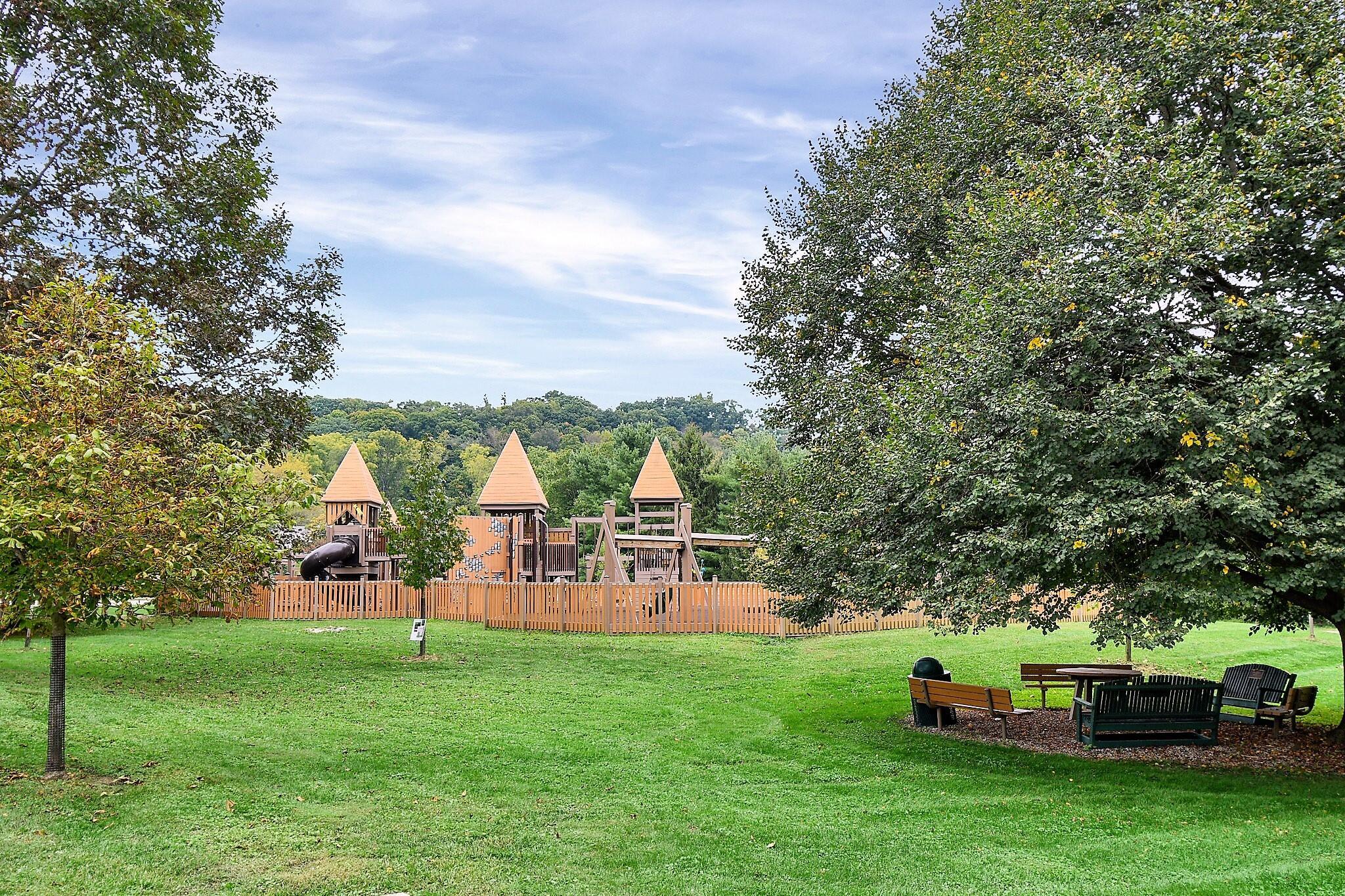 105 Mount Parnassus Drive E Property Photo 47