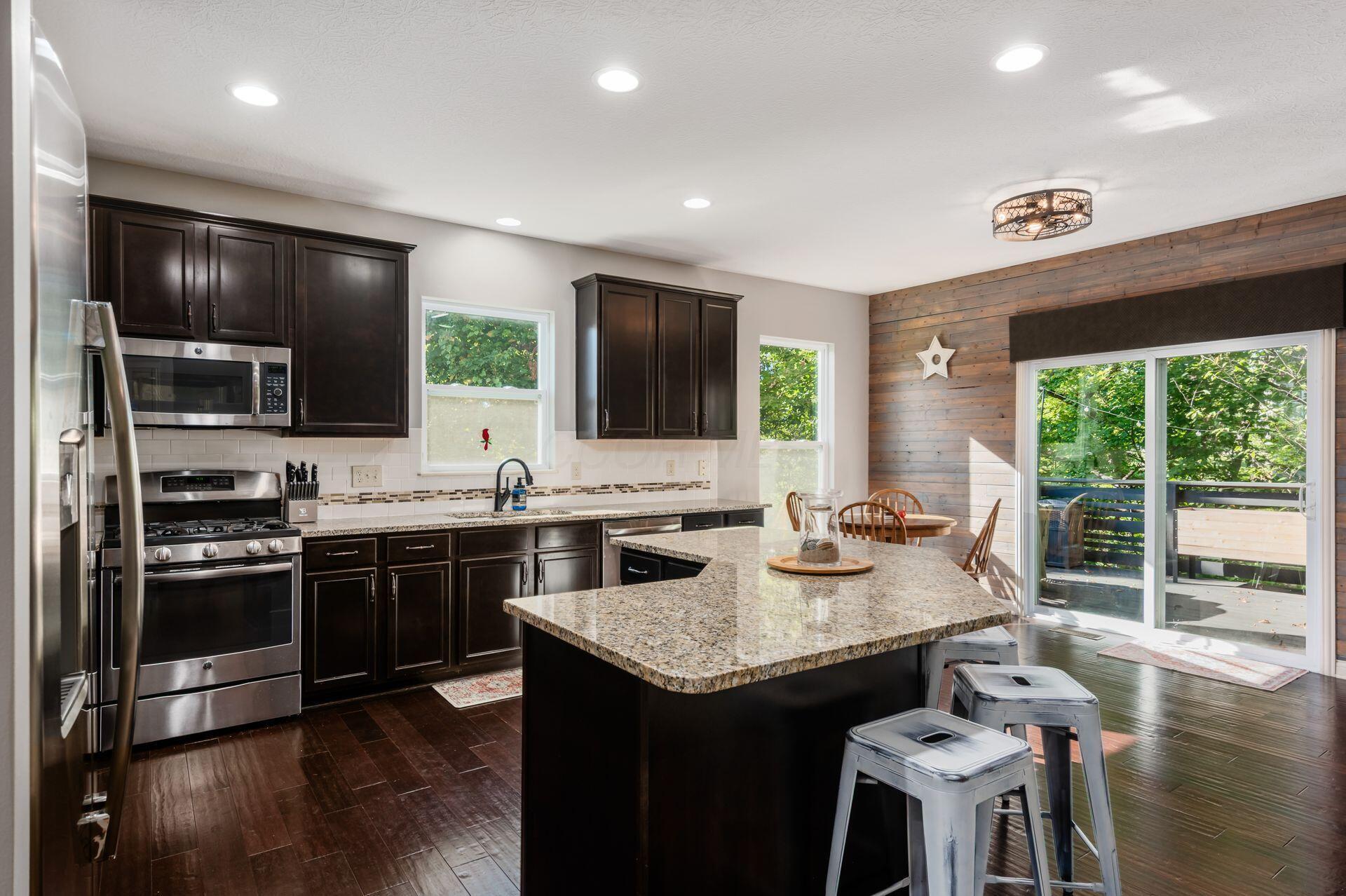 166 Split Log Pass Property Photo 11