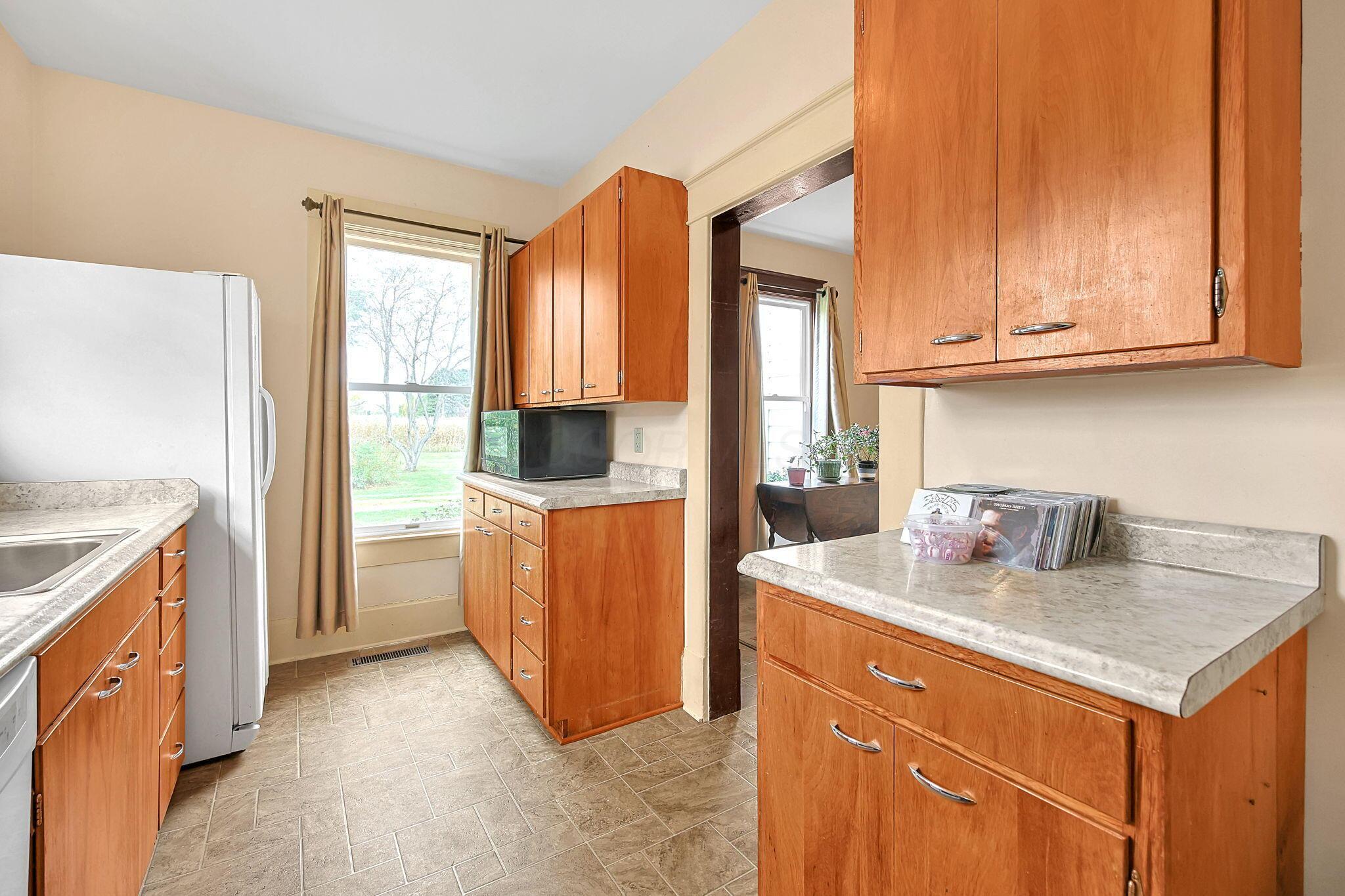 1135 Blacklick Road Ne Property Photo 8