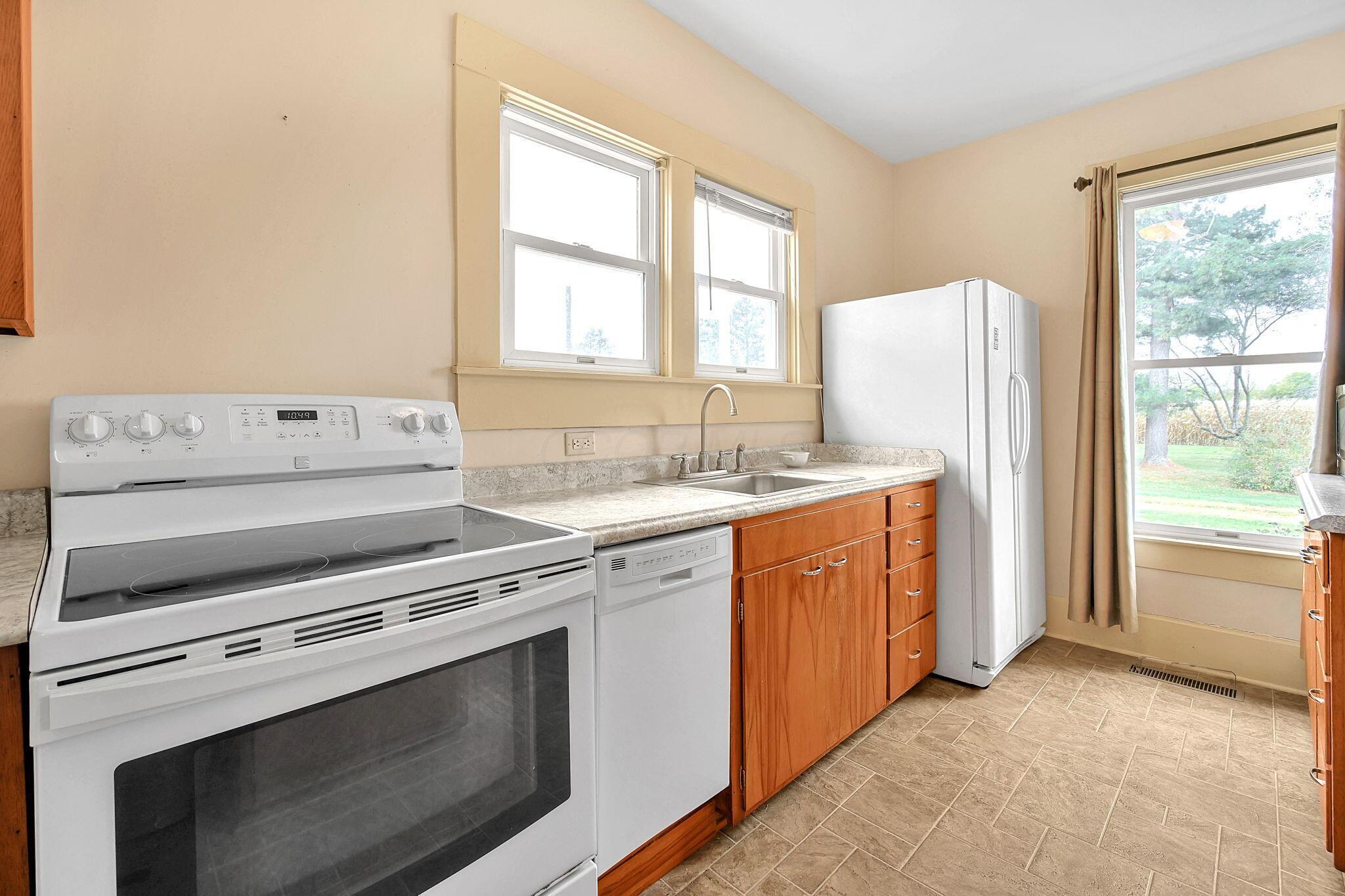 1135 Blacklick Road Ne Property Photo 10