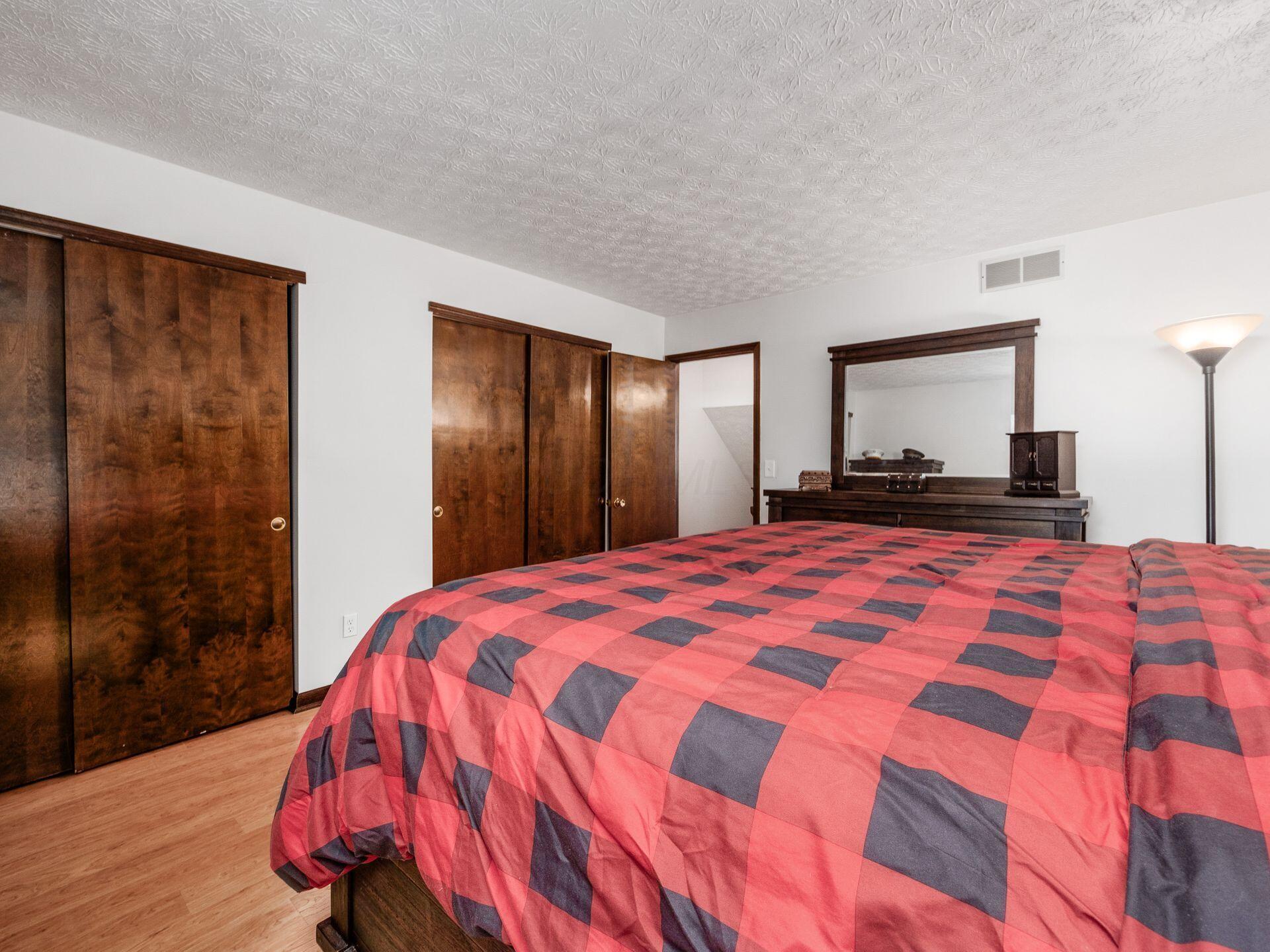 5384 Ponderosa Drive Property Photo 12