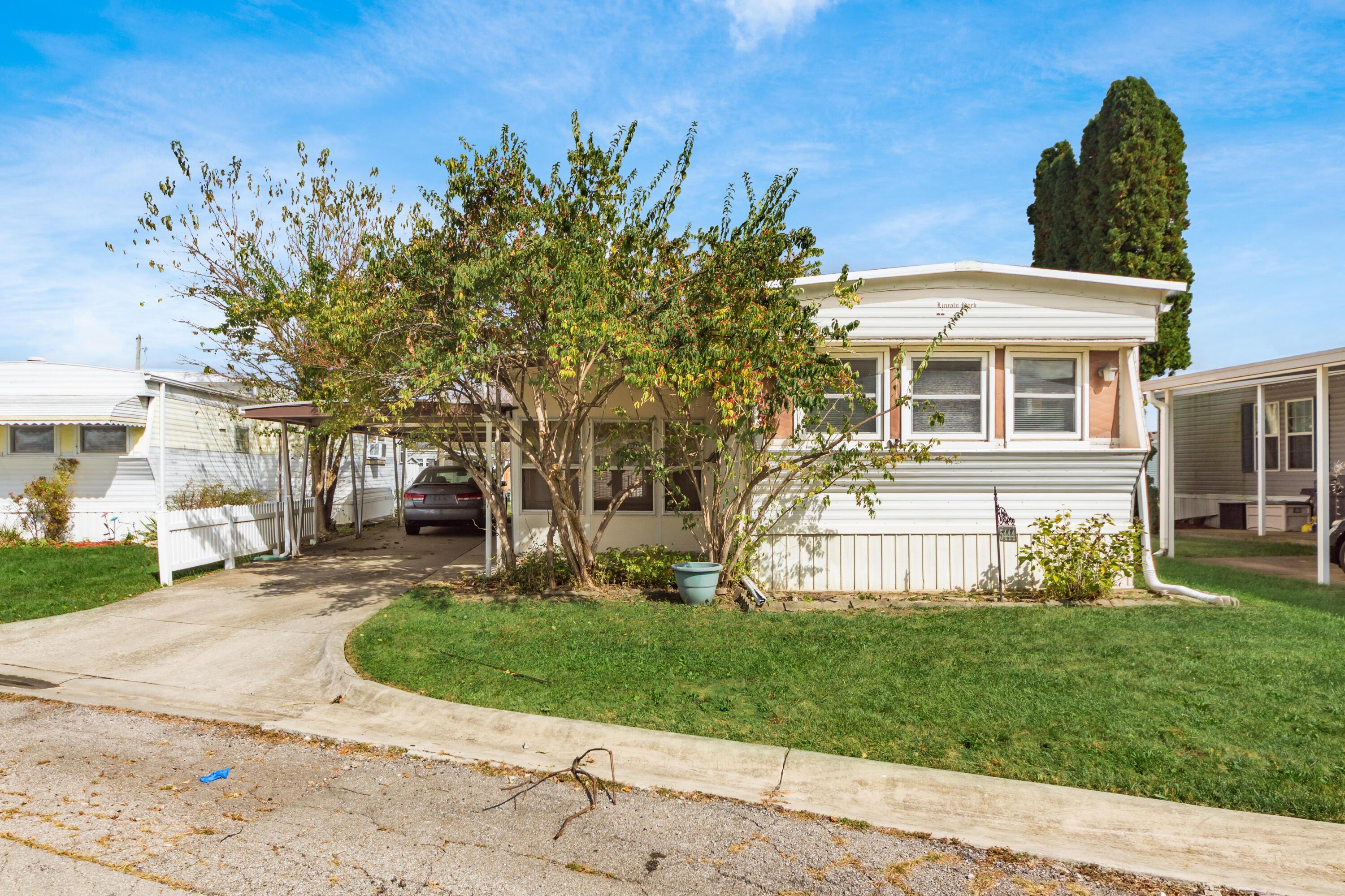5444 Carson City Lane Property Photo 4