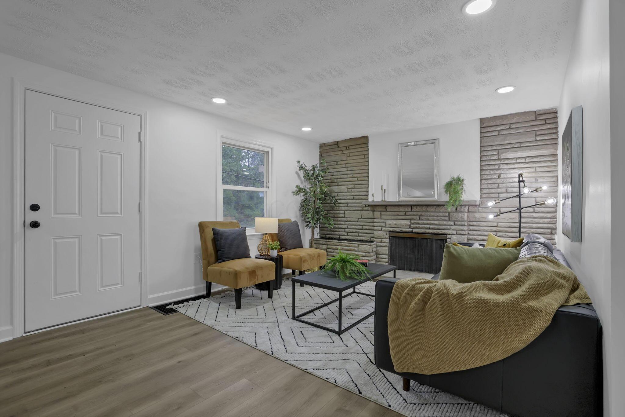 430 S James Road Property Photo 2