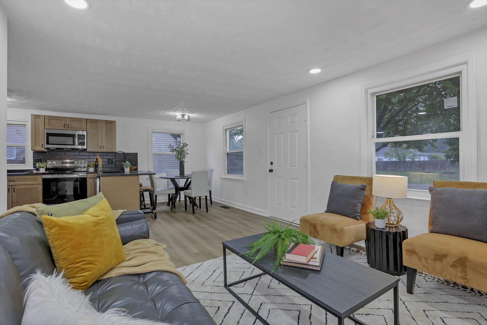 430 S James Road Property Photo 3