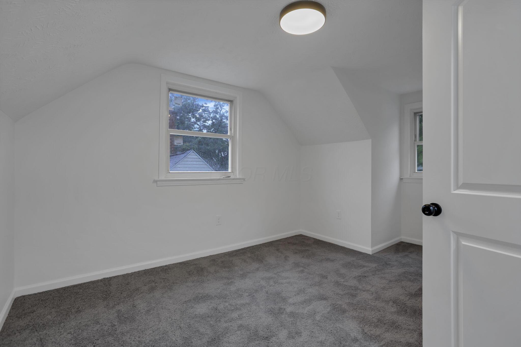 430 S James Road Property Photo 14