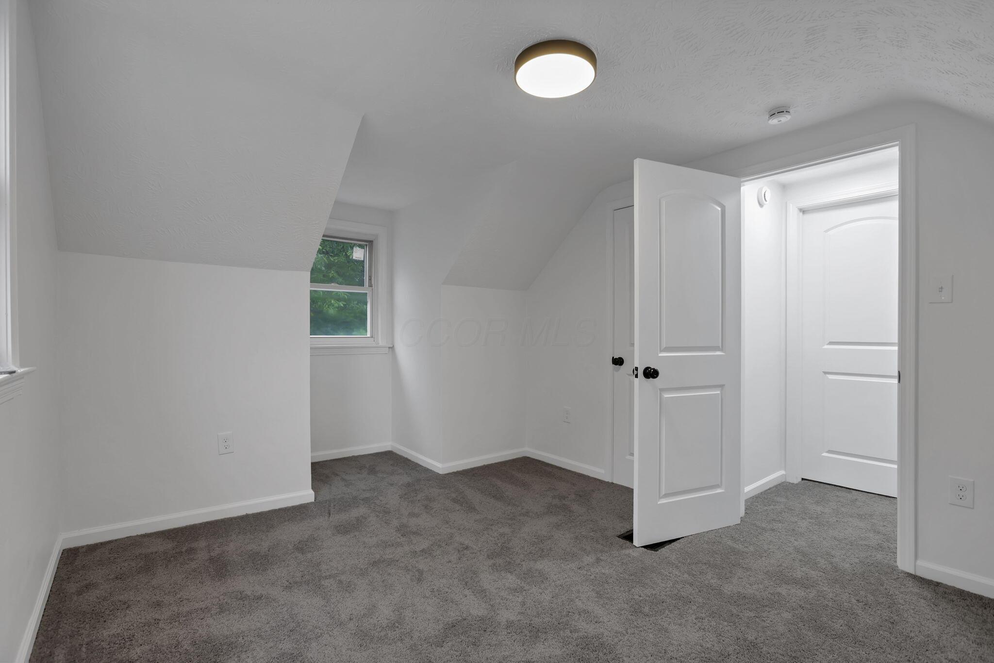 430 S James Road Property Photo 15