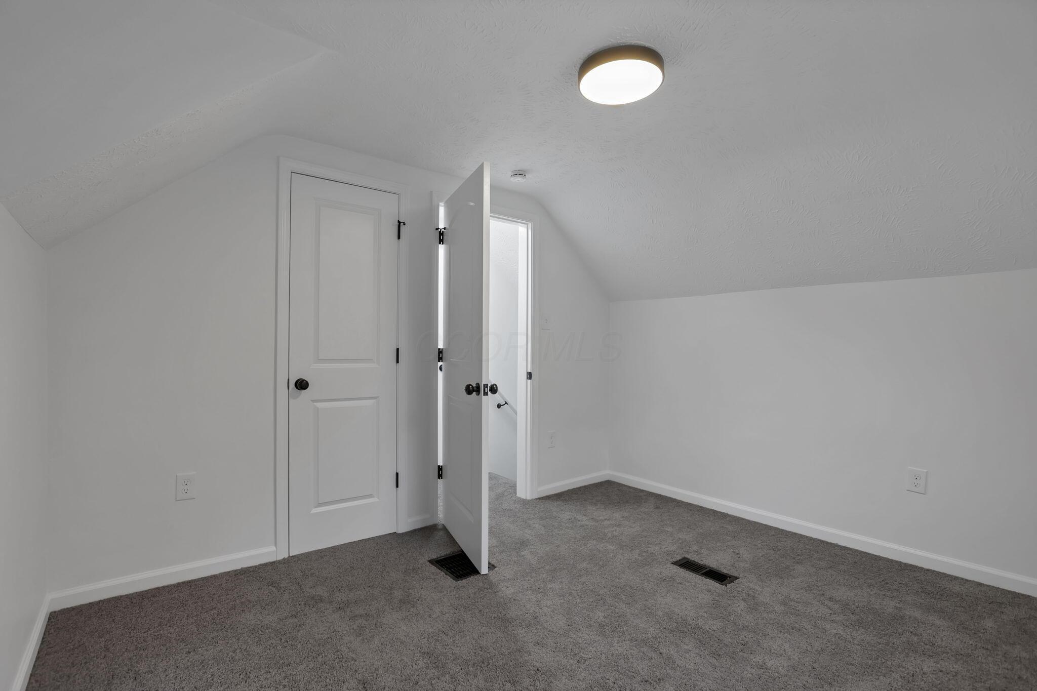 430 S James Road Property Photo 16