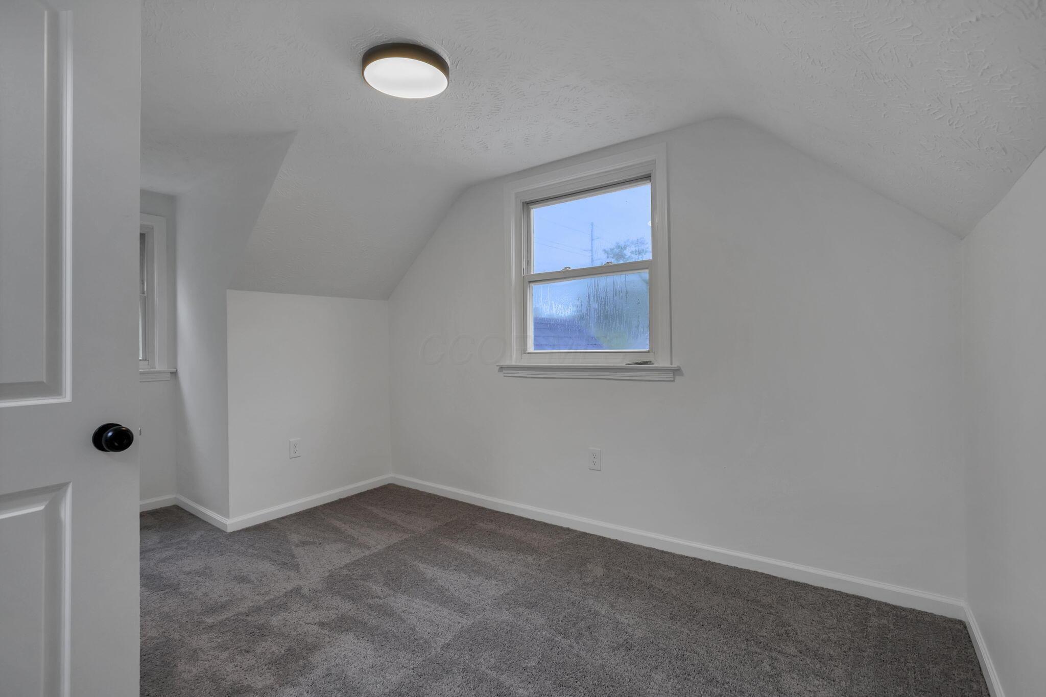 430 S James Road Property Photo 17