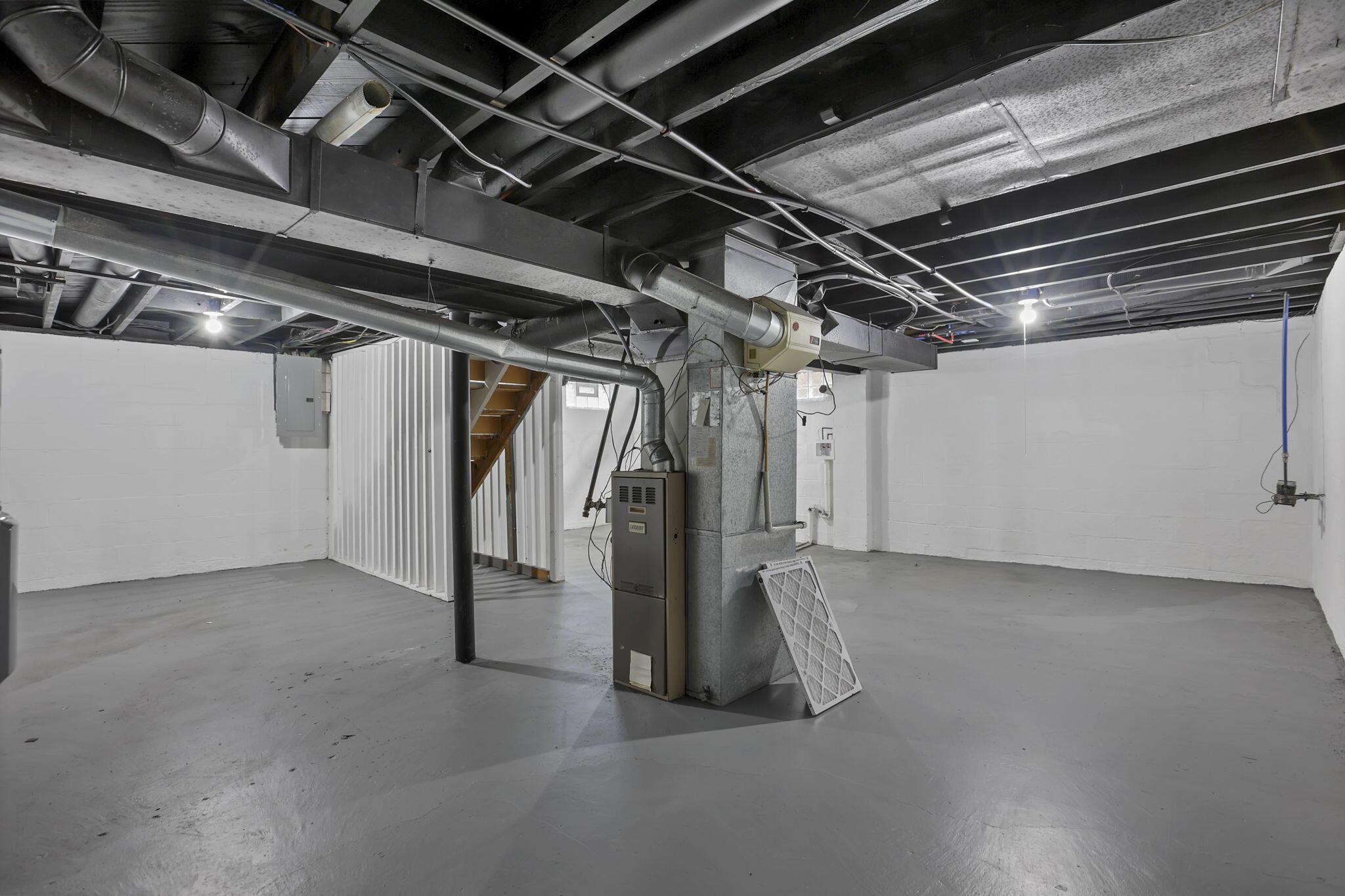 430 S James Road Property Photo 27