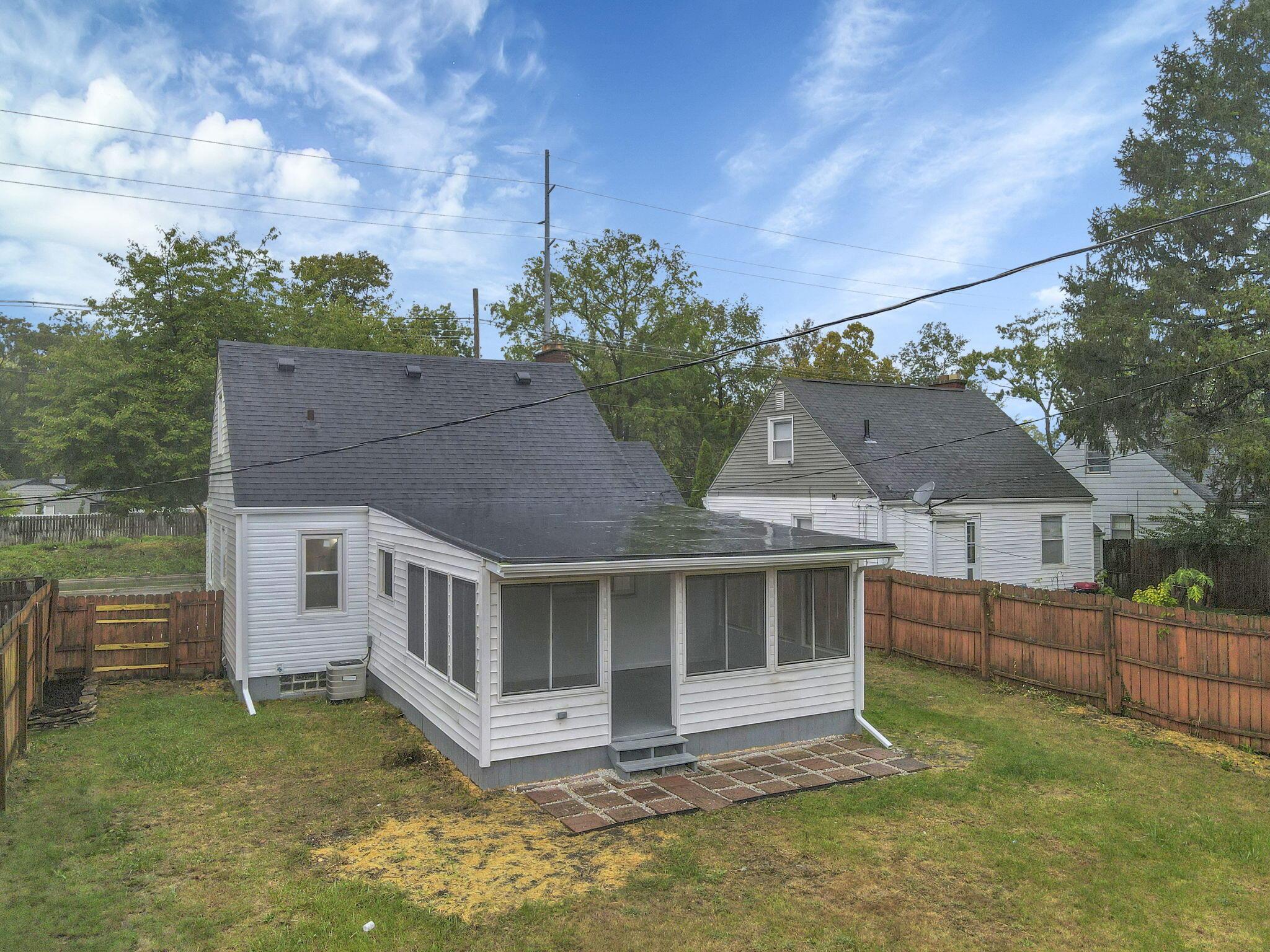 430 S James Road Property Photo 31