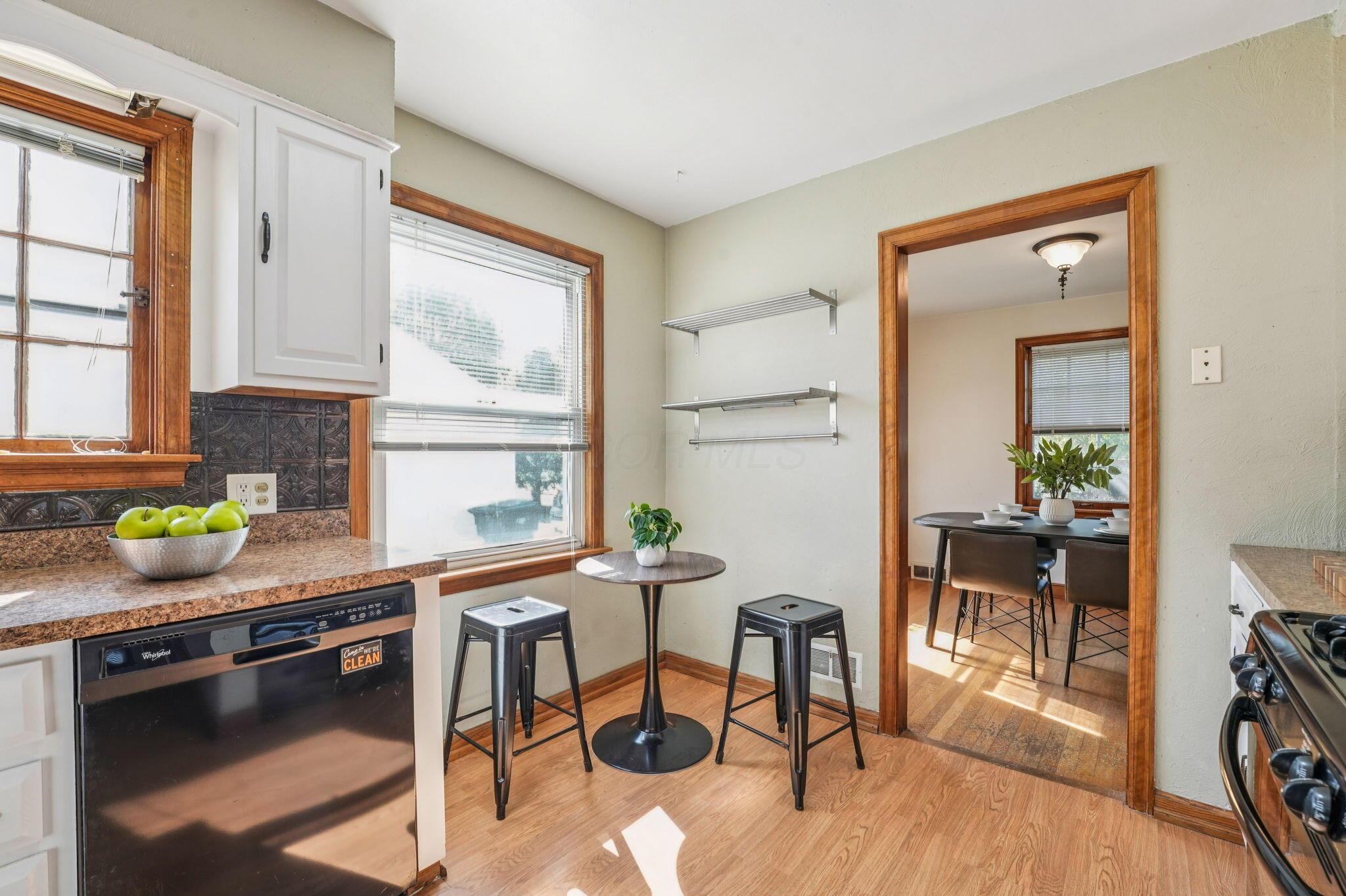 328 S Southampton Avenue Property Photo 6