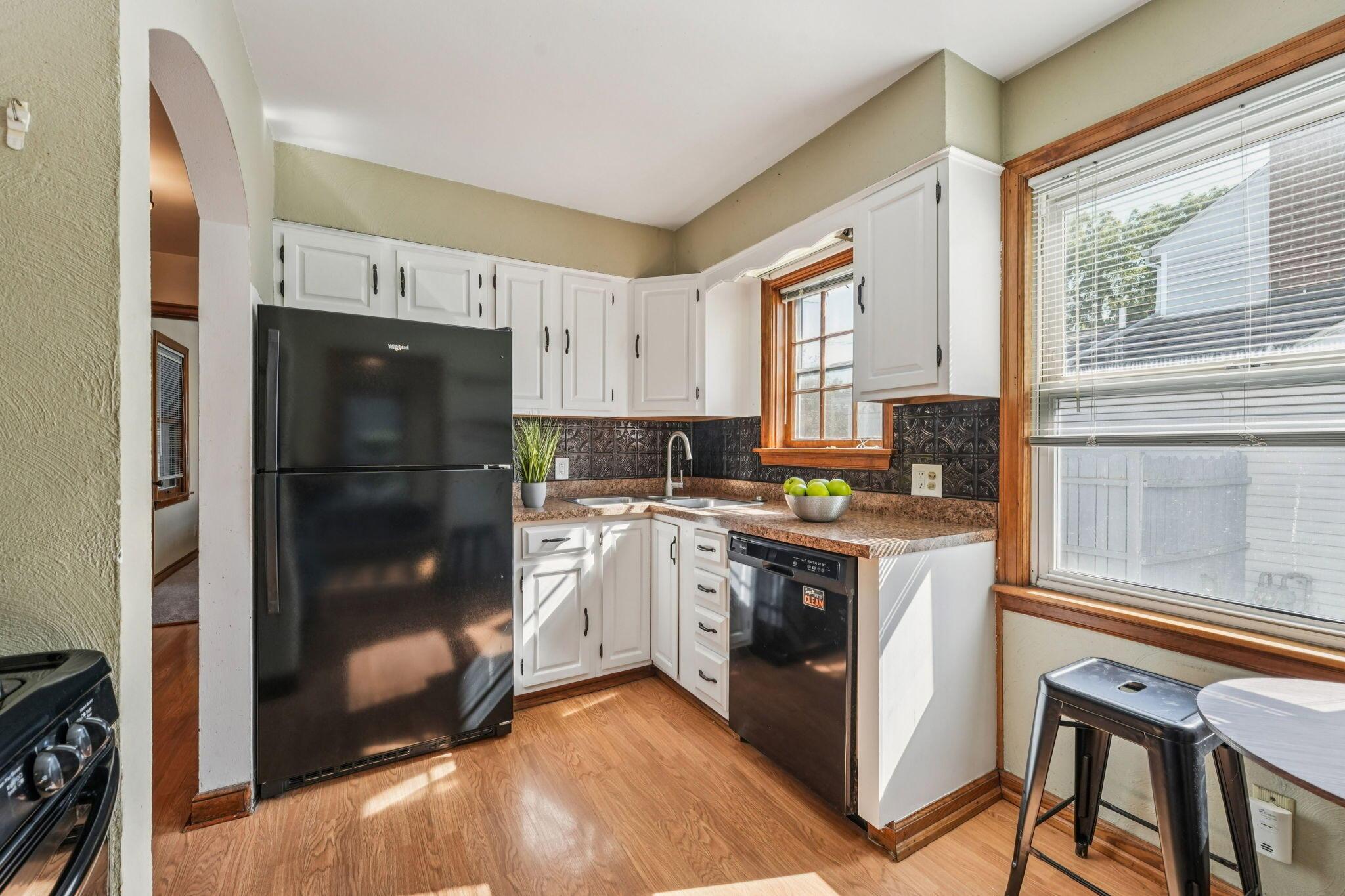 328 S Southampton Avenue Property Photo 7