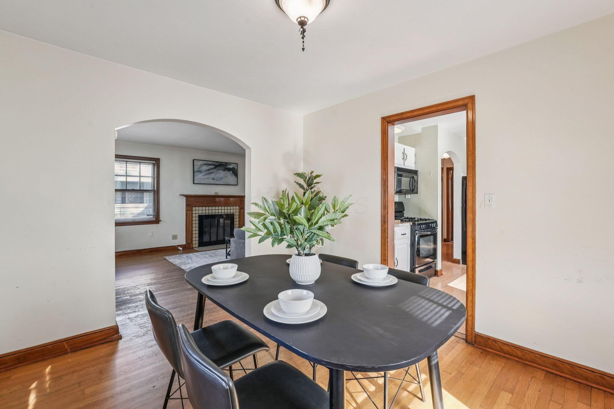 328 S Southampton Avenue Property Photo 11