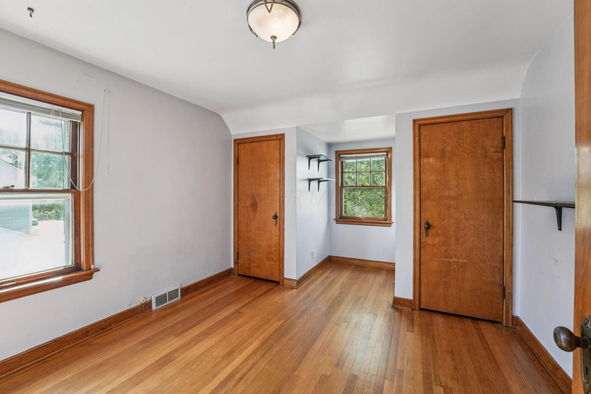 328 S Southampton Avenue Property Photo 18